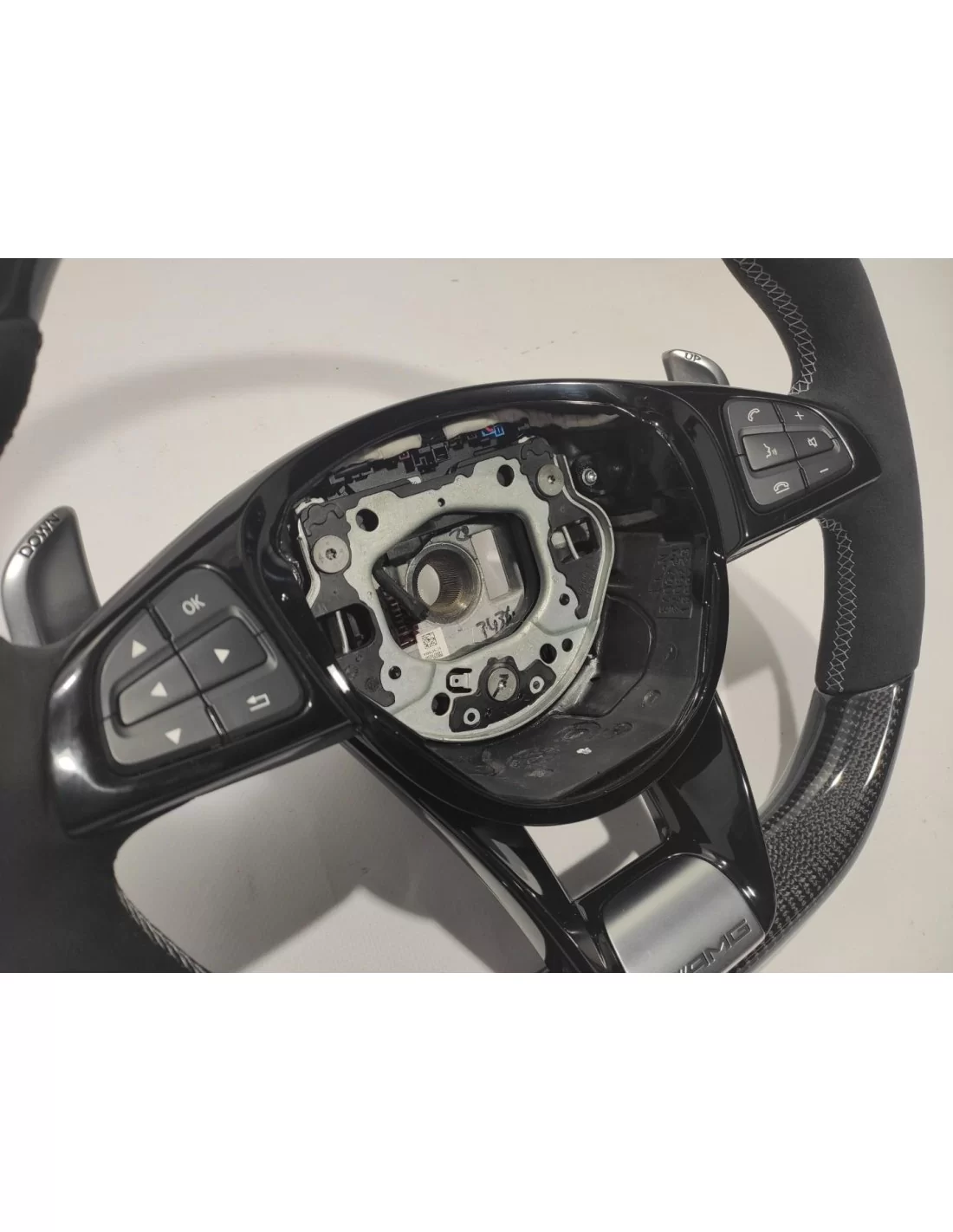 - Steering Wheels - Mercedes-Benz GLE GLC GLS W205 Volante Carbono Alcantara - 7 - Melhore a sua experiência de condução com o - Steering Wheels - Mercedes-Benz GLE GLC GLS W205 Volante Carbono Alcantara - 7 - Melhore a sua experiência de condução com o