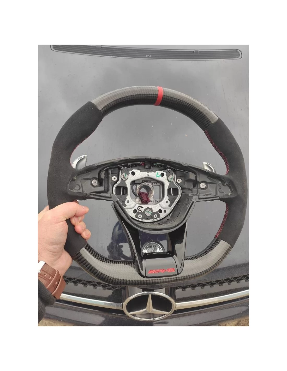  - Steering Wheels - 梅赛德斯-奔驰 GLE GLC GLS W205 碳阿尔坎塔拉方向盘 - 10 - 梅赛德斯-奔驰 GLE GLC GLS W205 方向盘采用高品质碳纤维阿尔坎塔拉材质，带来极致舒适和时尚感，提升您的驾乘体验！✉