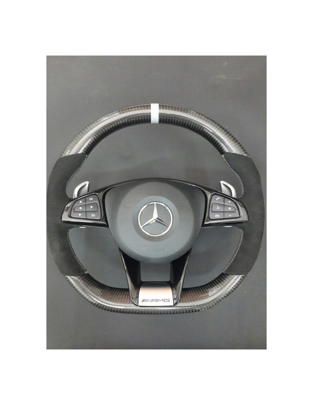 - Volant - Mercedes-Benz GLE GLC GLS W205 Volant Carbone Alcantara - 1 - Améliorez votre expérience de conduite avec le volant   - Volant - Mercedes-Benz GLE GLC GLS W205 Volant Carbone Alcantara - 1 - Améliorez votre expérience de conduite avec le volant