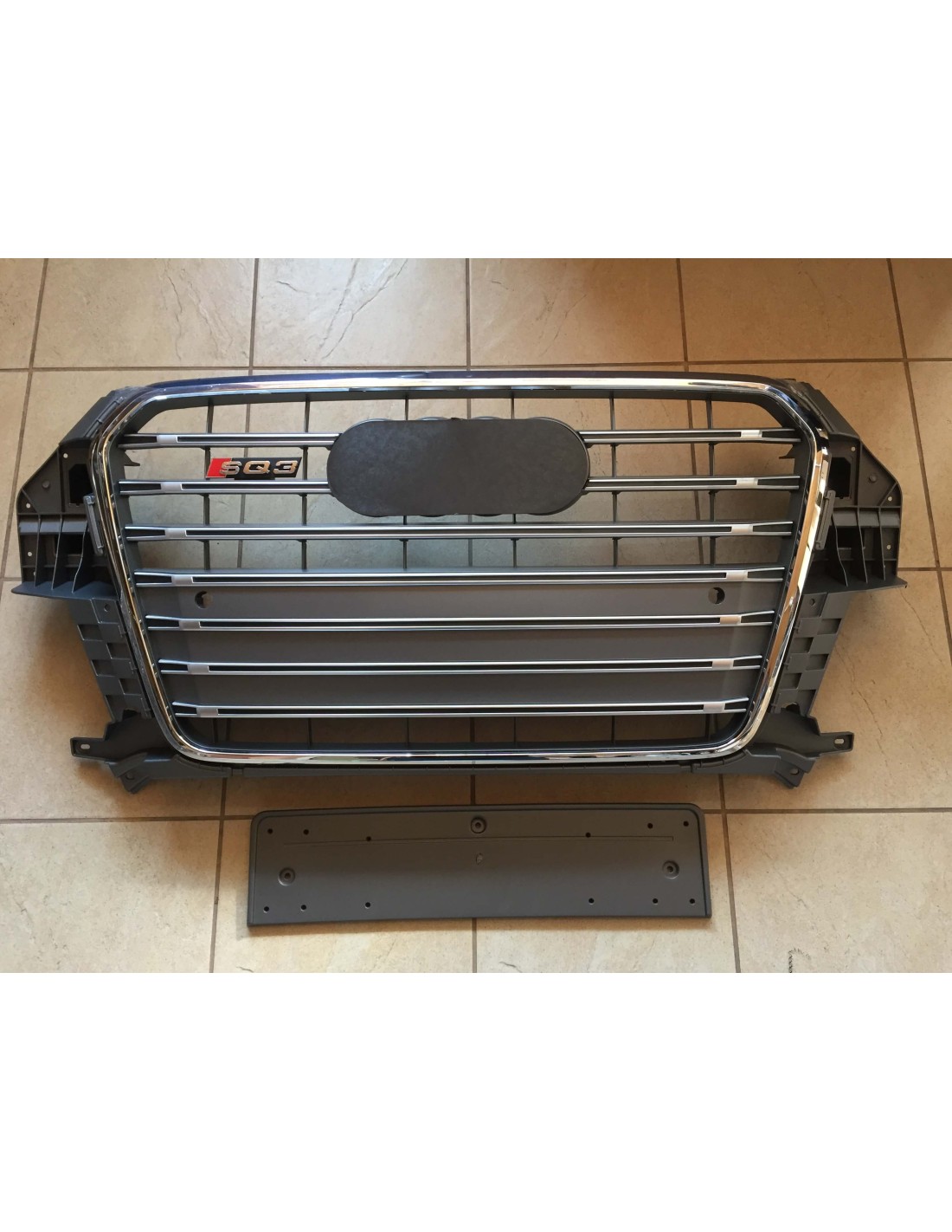  - Audi - Pour Audi Q3 8U 2012-2015 Grille de calandre en SQ3 look gris gris - 1 - Améliorez votre Audi Q3 (2012-2015) avec cett
