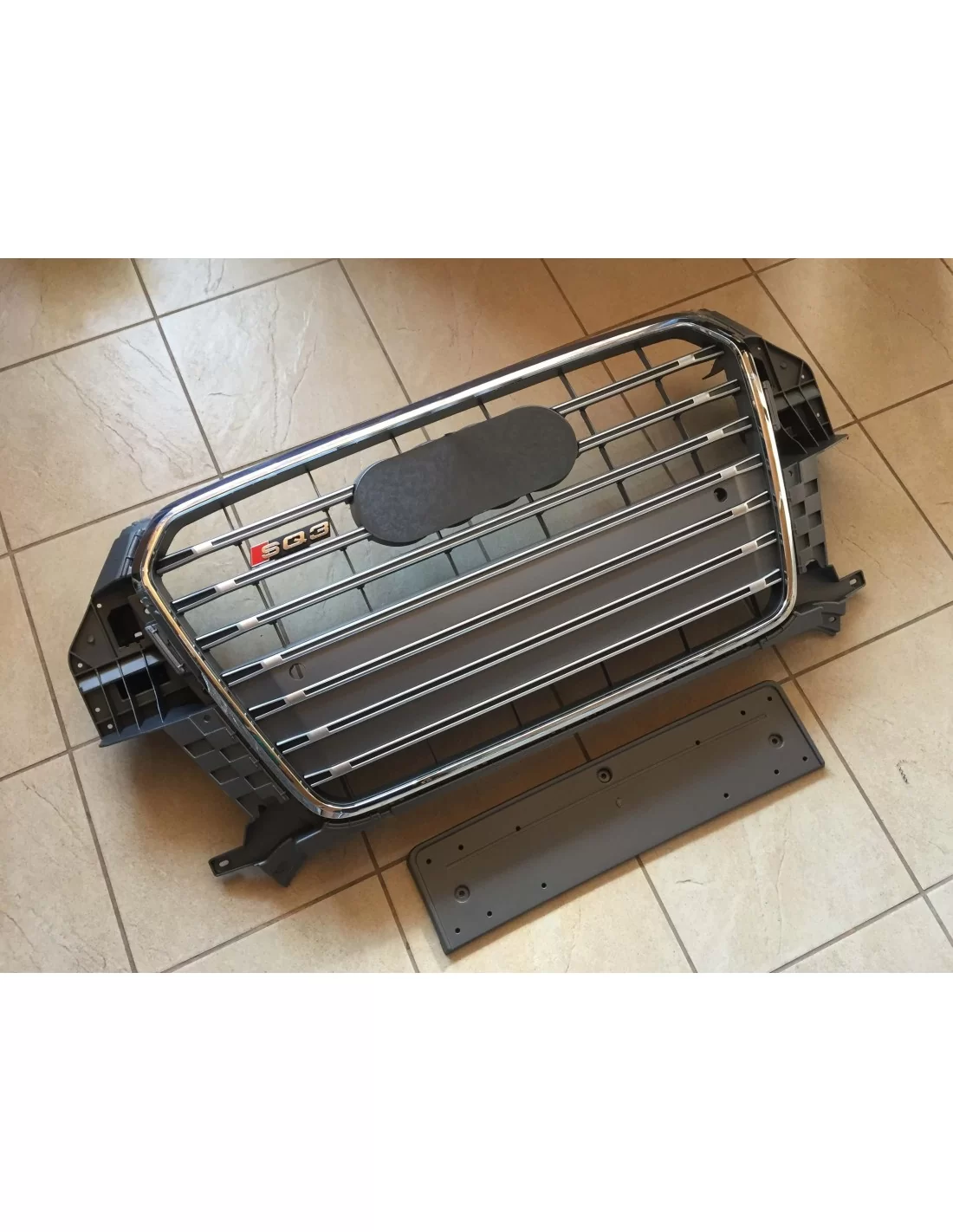  - Audi - Pour Audi Q3 8U 2012-2015 Grille de calandre en SQ3 look gris gris - 2 - Améliorez votre Audi Q3 (2012-2015) avec cett