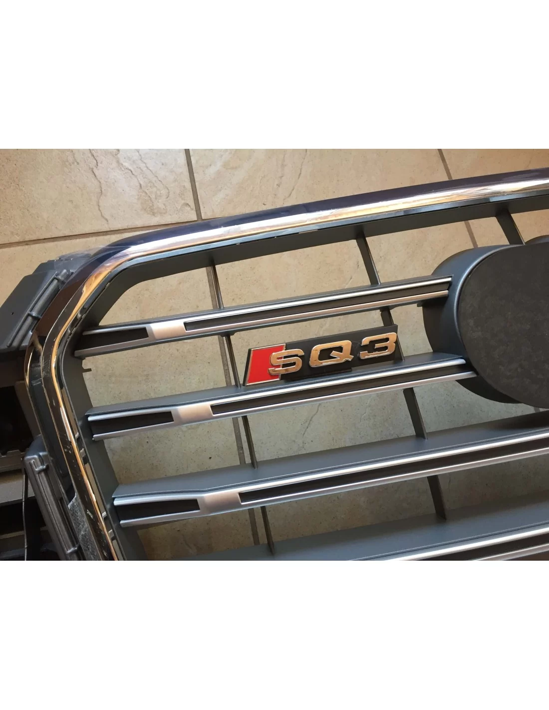  - Audi - Pour Audi Q3 8U 2012-2015 Grille de calandre en SQ3 look gris gris - 5 - Améliorez votre Audi Q3 (2012-2015) avec cett