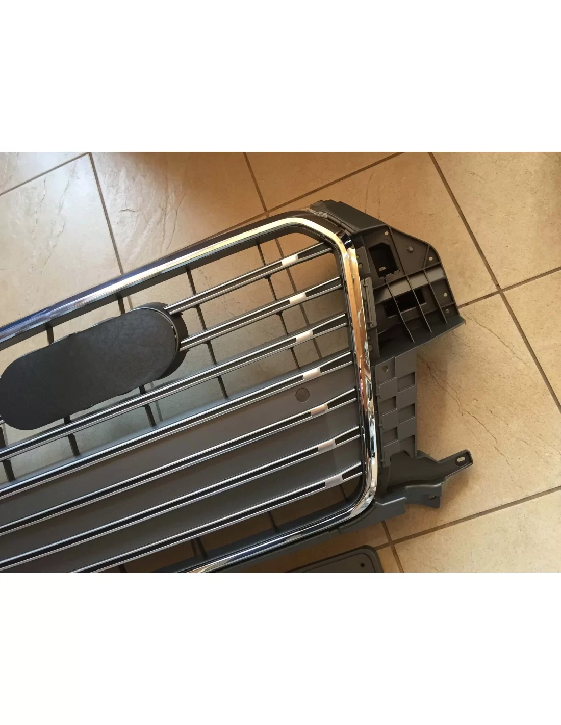 - Audi - Für Audi Q3 8U 2012-2015 Grill Frontgrill in SQ3 Optik grau grau - 6 - Rüsten Sie Ihren Audi Q3 (2012-2015) mit diesem