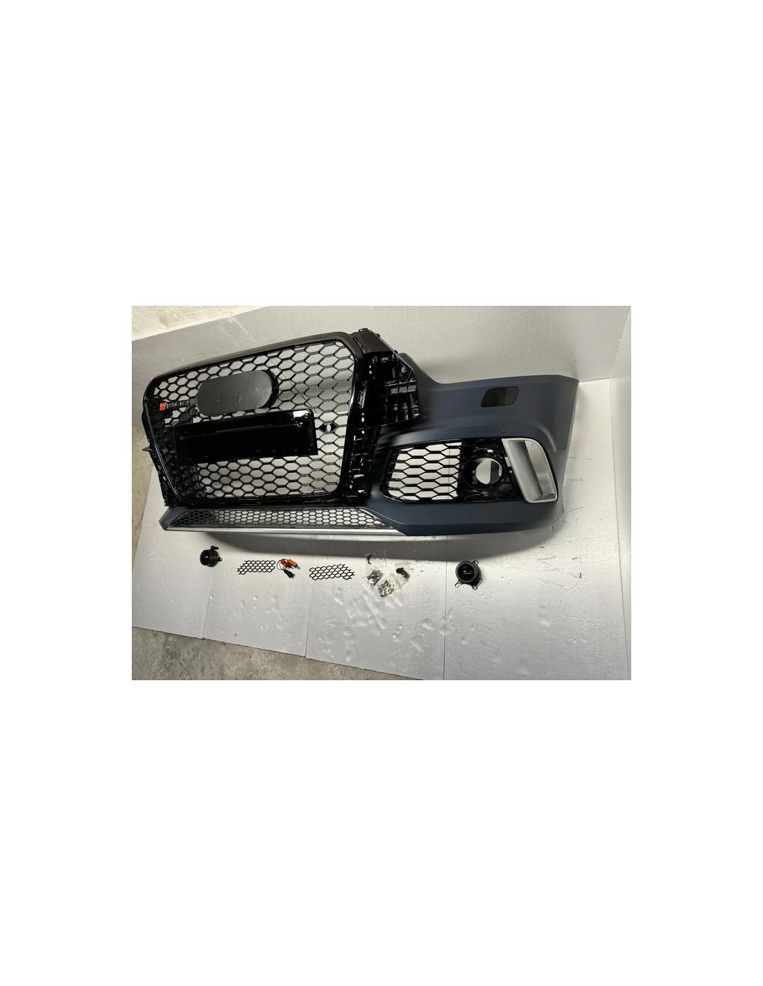 - Audi - Für Audi Q3 8U 2012-2015 Stoßstange mit Kühlergrill RSQ3 Optik schwarz - 3 - Rüsten Sie Ihren Audi Q3 (2012-2015) mit - Audi - Für Audi Q3 8U 2012-2015 Stoßstange mit Kühlergrill RSQ3 Optik schwarz - 3 - Rüsten Sie Ihren Audi Q3 (2012-2015) mit