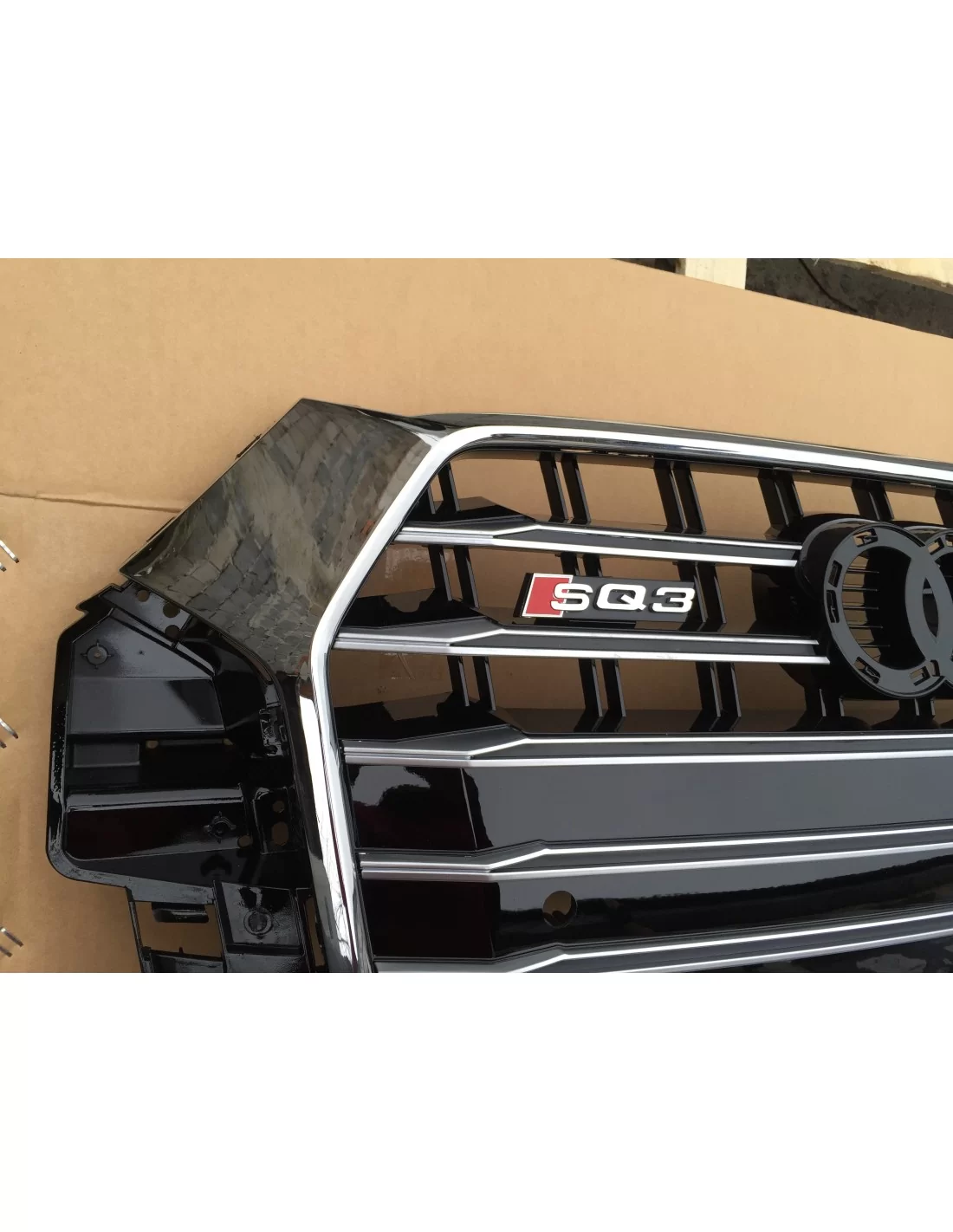 - Audi - Audi Q3 8U 2014-2018 Grill Kühlergrill SQ3 Chrome Style - 3 - Verbessern Sie Ihren Audi Q3 (2014-2018) mit diesem stil - Audi - Audi Q3 8U 2014-2018 Grill Kühlergrill SQ3 Chrome Style - 3 - Verbessern Sie Ihren Audi Q3 (2014-2018) mit diesem stil