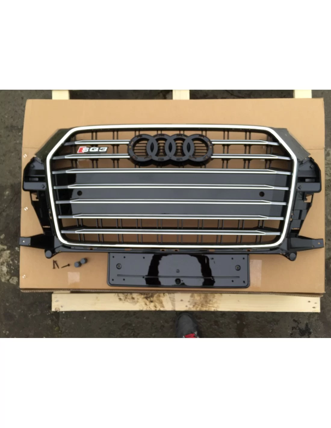 - Audi - Audi Q3 8U 2014-2018 Grill Kühlergrill SQ3 Chrome Style - 5 - Verbessern Sie Ihren Audi Q3 (2014-2018) mit diesem stil - Audi - Audi Q3 8U 2014-2018 Grill Kühlergrill SQ3 Chrome Style - 5 - Verbessern Sie Ihren Audi Q3 (2014-2018) mit diesem stil