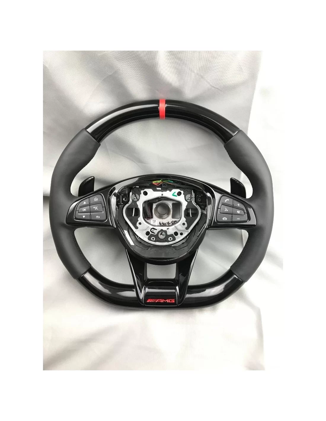  - Volante - Volante AMG Mercedes-Benz W205 Clase C Cuero Negro Piano - 6 - Actualice su Mercedes-Benz Clase C W205 con este vol
