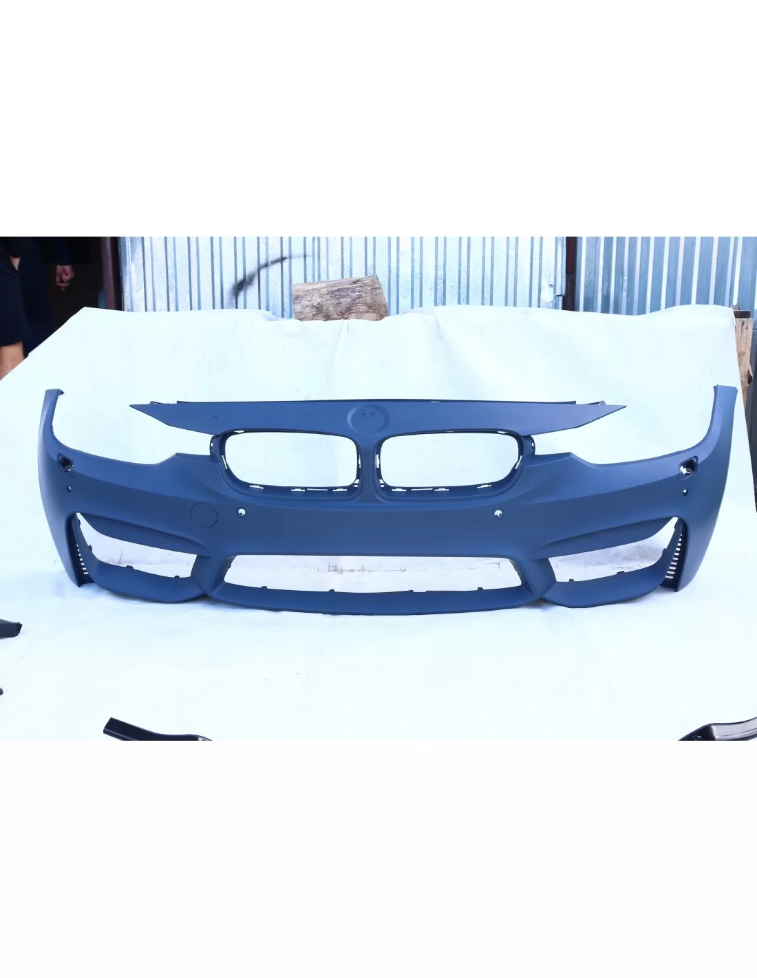  - BMW - Передній бампер BMW F30/F31 у стилі M3 - 3 - Перетворіть свій BMW F30/F31 з цим переднім бампером у стилі M3, додавши й