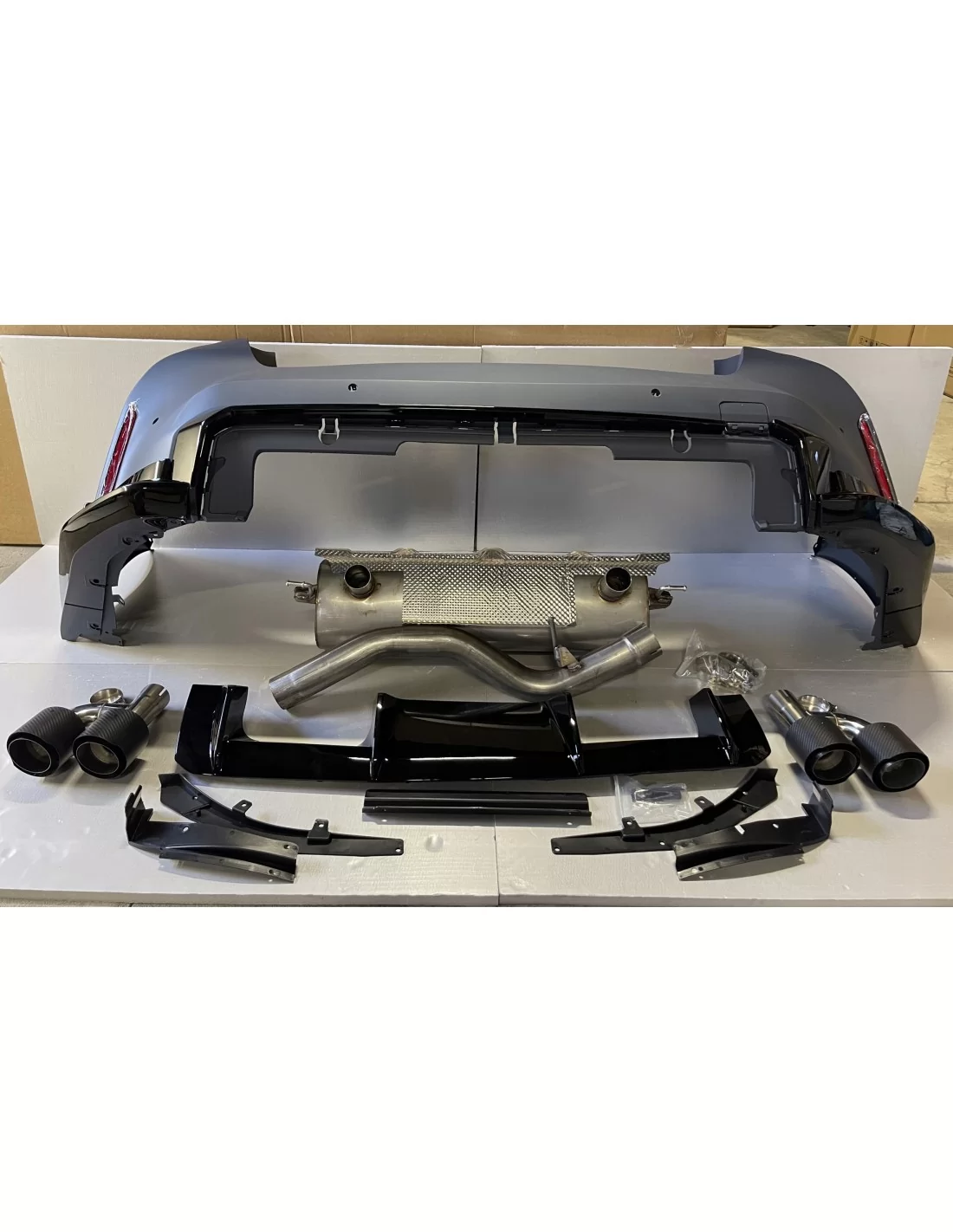  - BMW - Paraurti posteriore + scarico bmw g22 stile M4 0--0 - 1 - Aggiornate la vostra BMW G22 con il paraurti posteriore e lo 