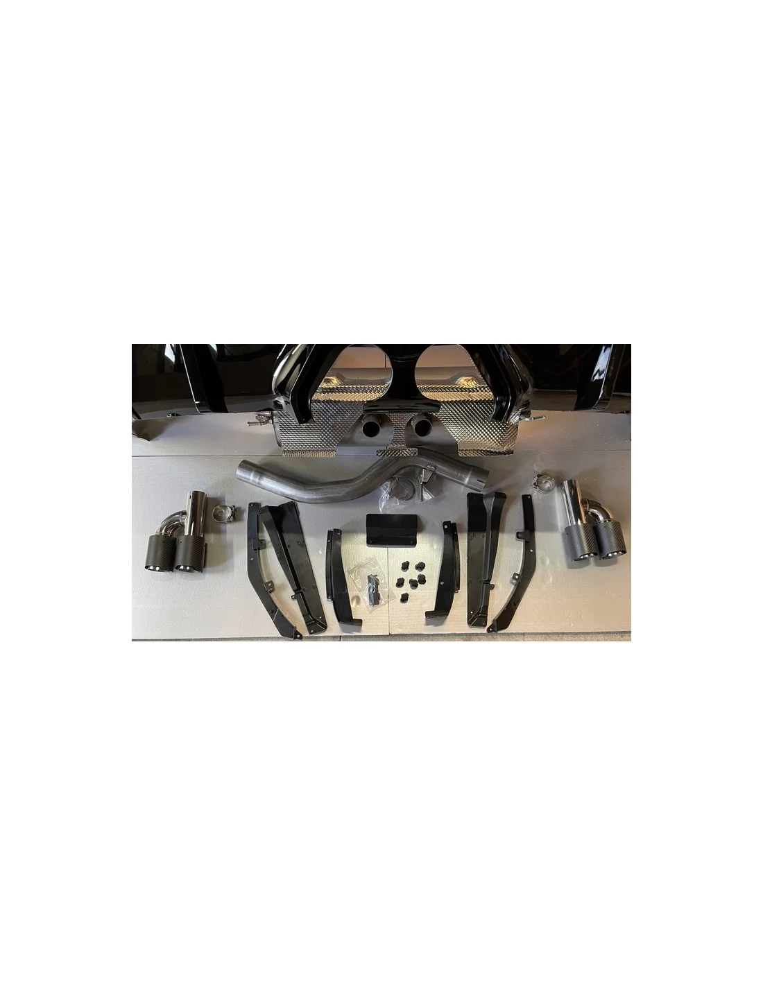  - BMW - Pare-chocs arrière + échappement bmw g22 style M4 - 2 - Transformez votre BMW G22 avec notre pare-chocs arrière et notr