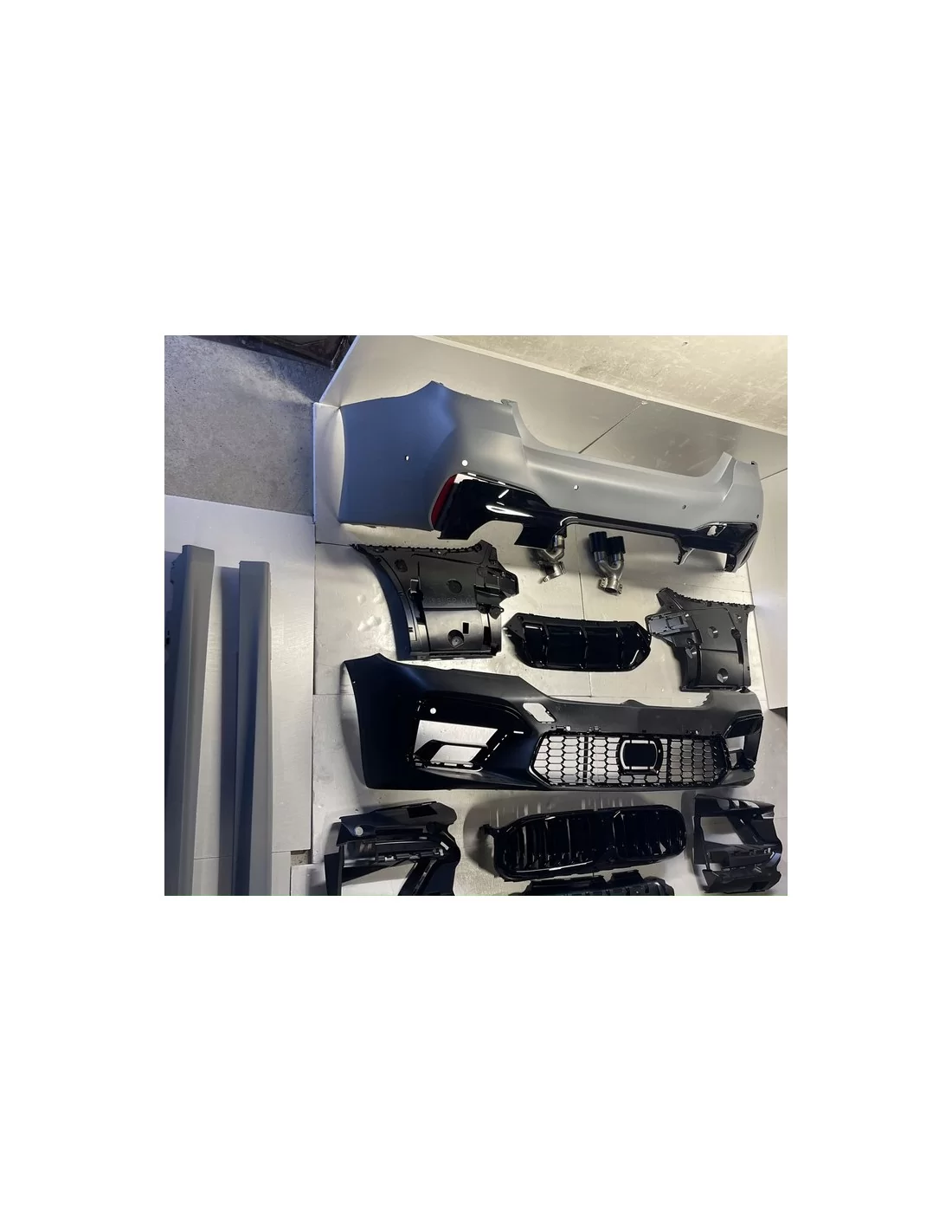  - BMW - Carrosseriekit voor BMW 5 G30 2018+ in de stijl van de M5 2021 helemaal af - 2 - Transformeer je BMW 5 G30 (2018+) met 