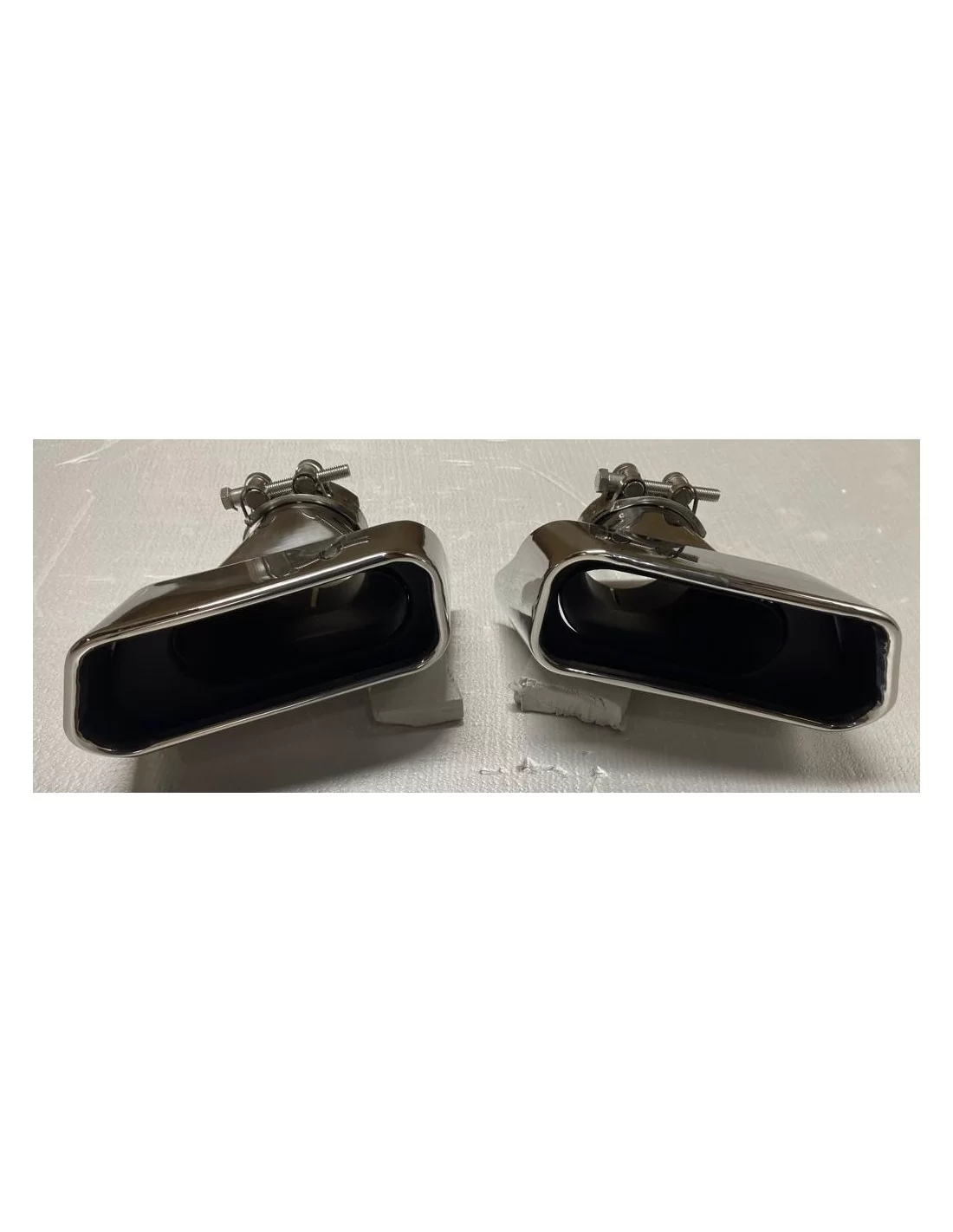 - BMW - Exhaust tips BMW G30 black - 1 - Enhance your BMW G30's performance and aesthetics with our black exhaust tips for a re - BMW - Exhaust tips BMW G30 black - 1 - Enhance your BMW G30's performance and aesthetics with our black exhaust tips for a re