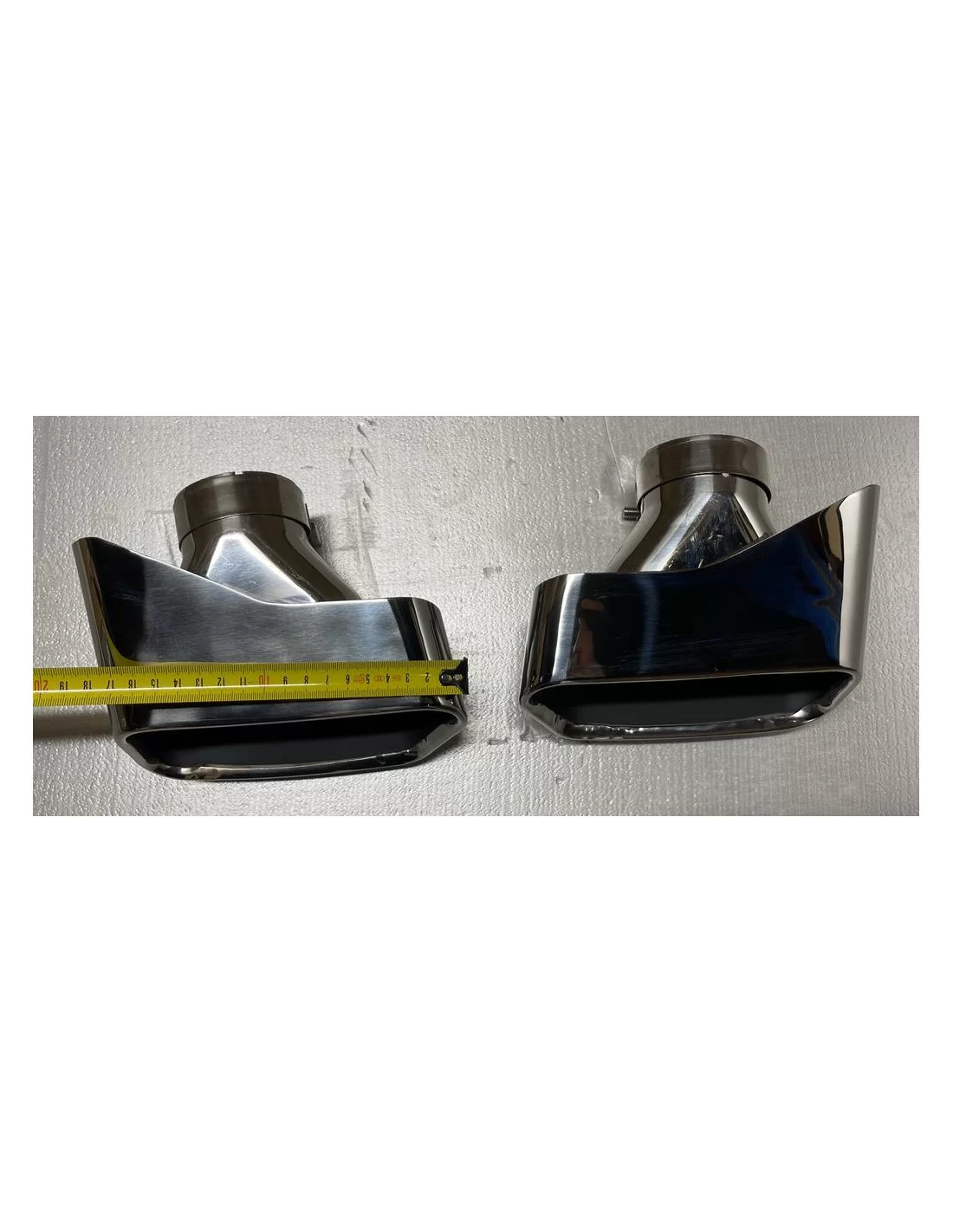 - BMW - Exhaust tips BMW G30 black - 2 - Enhance your BMW G30's performance and aesthetics with our black exhaust tips for a re - BMW - Exhaust tips BMW G30 black - 2 - Enhance your BMW G30's performance and aesthetics with our black exhaust tips for a re