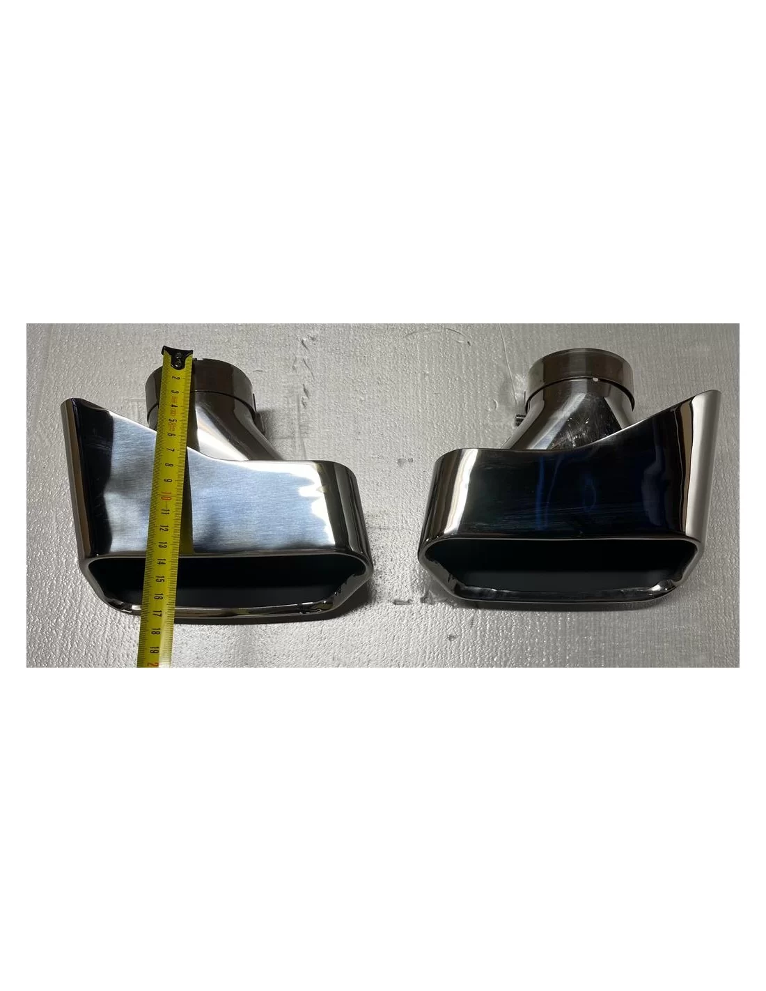  - BMW - Pontas de escape BMW G30 pretas - 3 - Melhore o desempenho e a estética do seu BMW G30 com as nossas ponteiras de escap