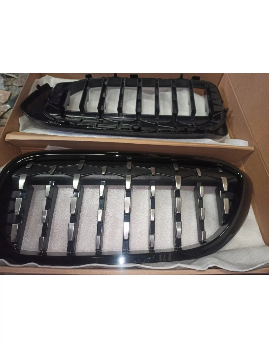  - BMW - BMW 5 G30 2017-2020 Diamant njurgrill - 2 - Lyft din BMW 5 G30 (2017-2020) med vår diamantgrill för ett lyxigt och unik