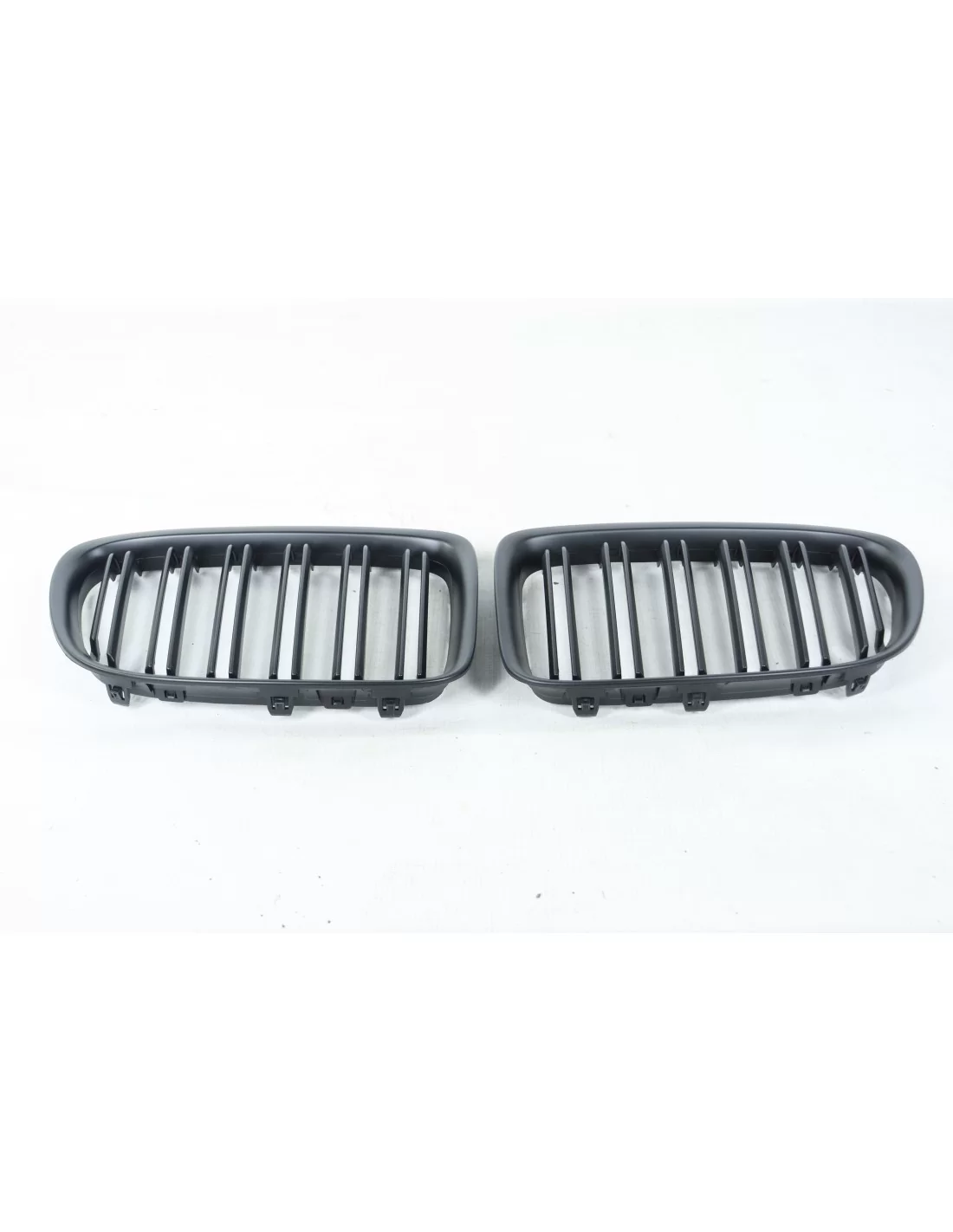 - BMW - Nierengrill BMW X1 E84 2009-2015 mattschwarz - 3 - Verleihen Sie Ihrem BMW X1 E84 (2009-2015) einen markanten Look mit - BMW - Nierengrill BMW X1 E84 2009-2015 mattschwarz - 3 - Verleihen Sie Ihrem BMW X1 E84 (2009-2015) einen markanten Look mit
