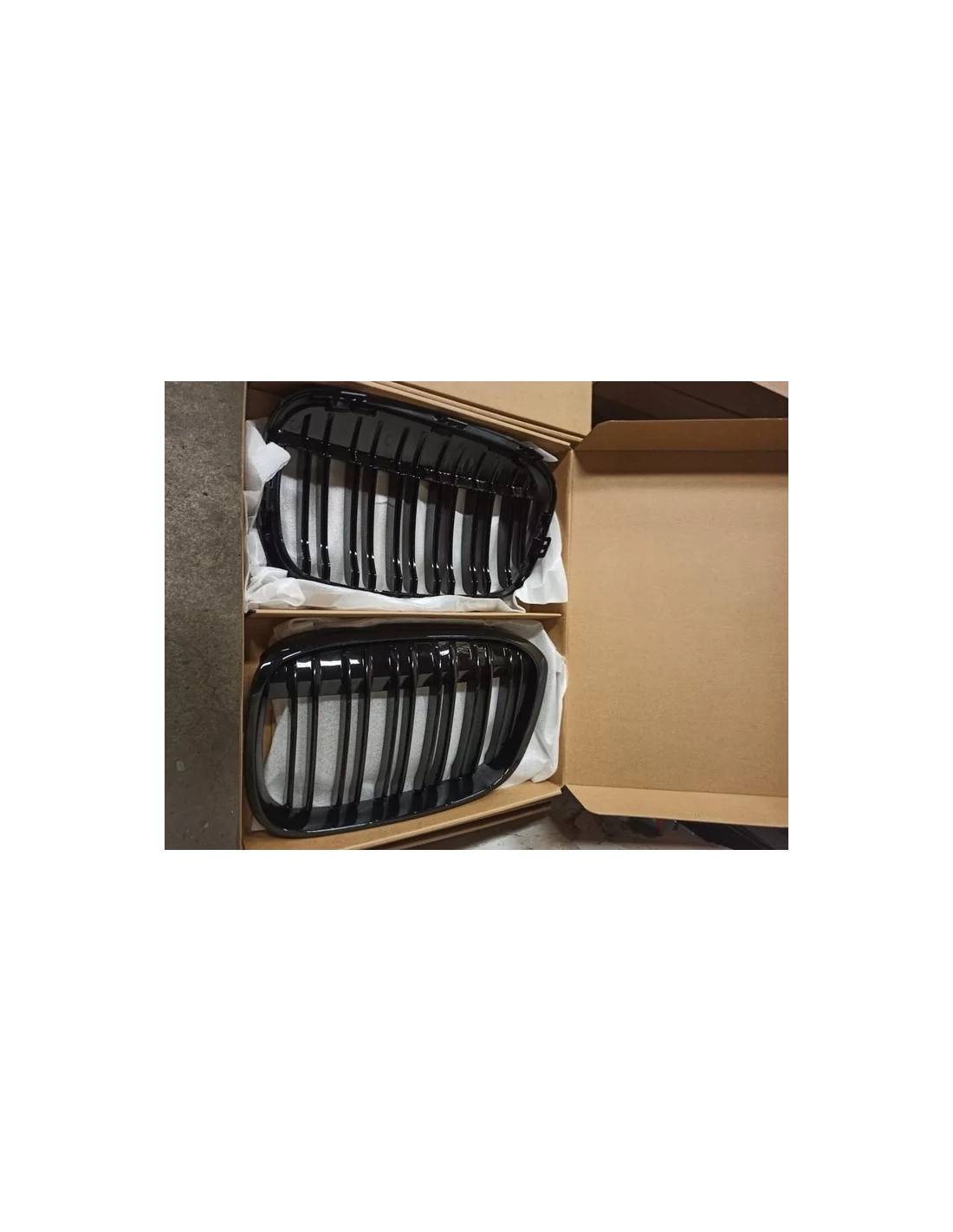  - BMW - BMW X1 F48 (2019+) grille de rein noir brillant - 1 - Élevez votre BMW X1 F48 (2019+) avec notre grille de rein brillan