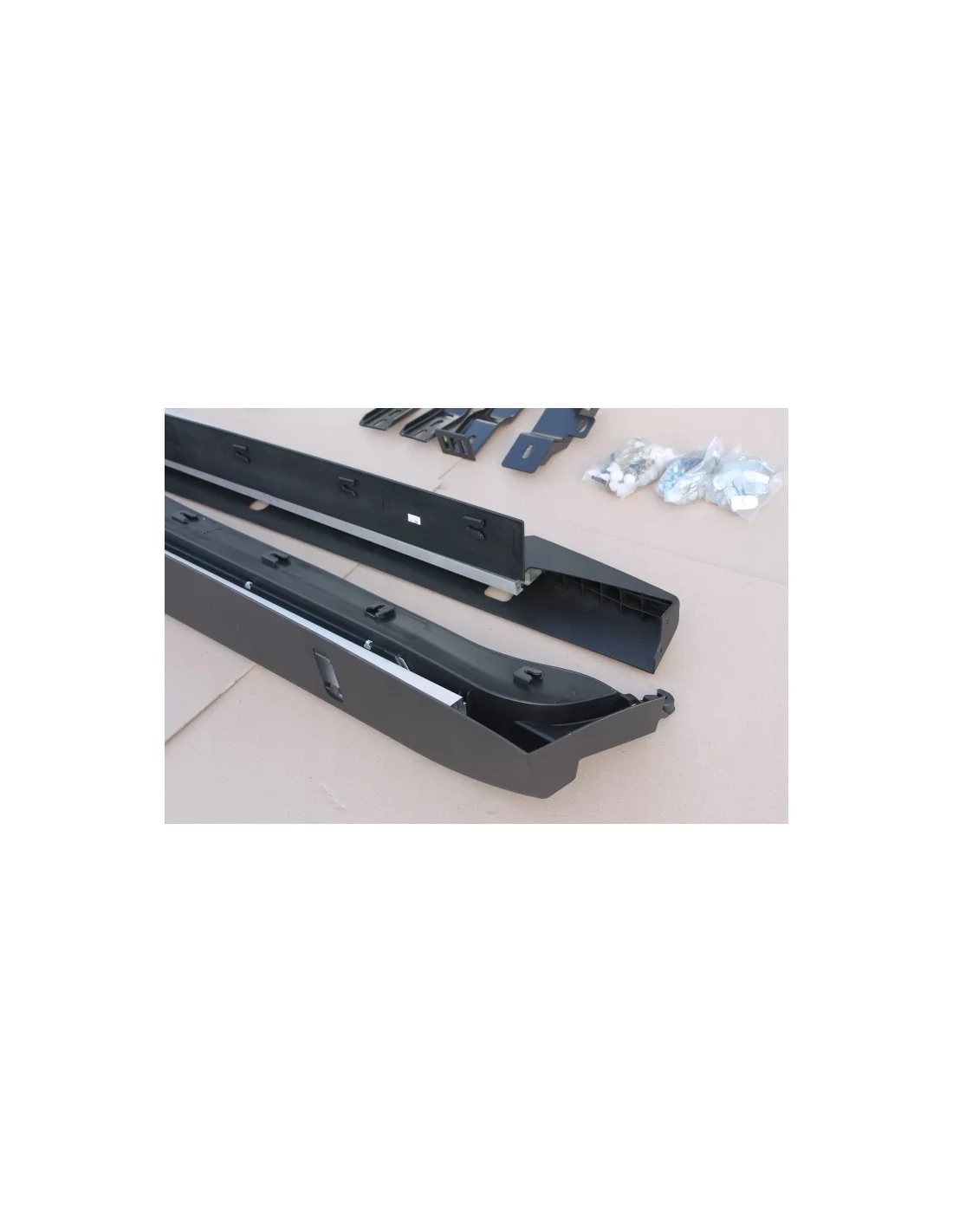  - BMW - Бокові підніжки BMW X4 F26 2014-2018 - 2 - Доповніть свій BMW X4 F26 (2014-2018) стильними боковими порогами для додатк