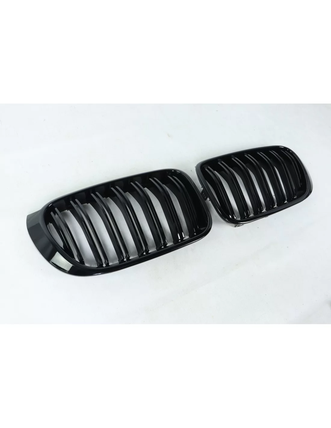  - BMW - Grille de calandre BMW X4 F26 14-18 noir brillant - 2 - Transformez votre BMW X4 F26 (2014-2018) avec notre grille de r