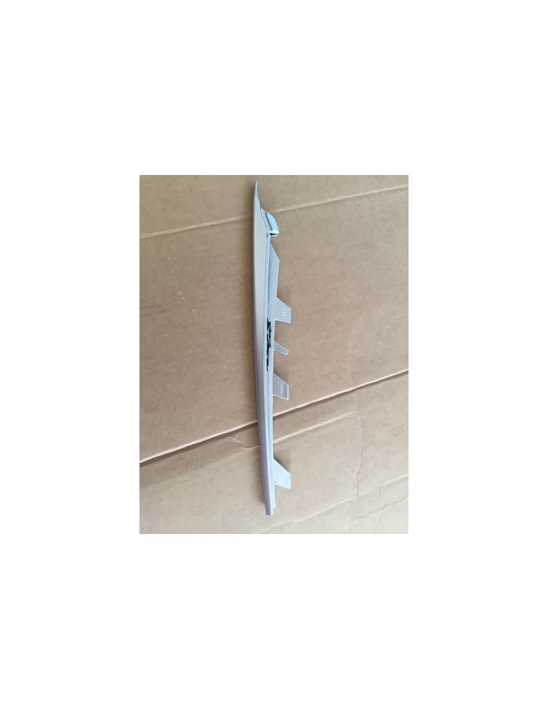 - BMW - Striscia griglia paraurti BMW X5 E70 10- Destra - 1 - Sostituite la striscia danneggiata della griglia del paraurti sul - BMW - Striscia griglia paraurti BMW X5 E70 10- Destra - 1 - Sostituite la striscia danneggiata della griglia del paraurti sul