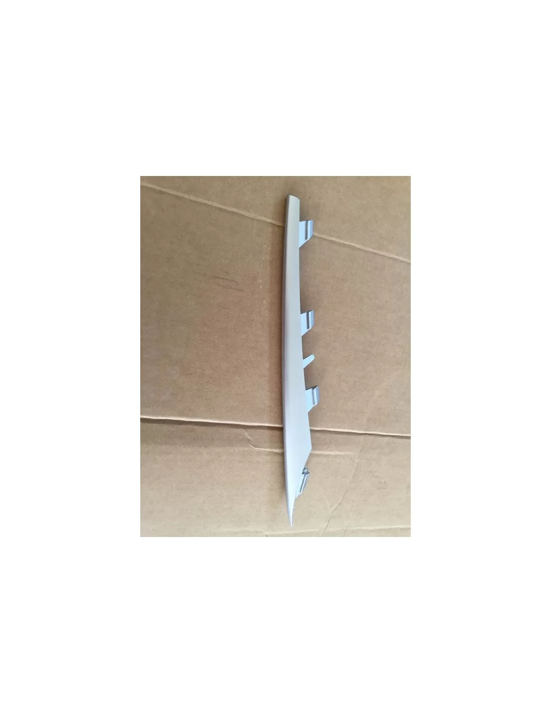 - BMW - Striscia griglia paraurti BMW X5 E70 10- Destra - 2 - Sostituite la striscia danneggiata della griglia del paraurti sul - BMW - Striscia griglia paraurti BMW X5 E70 10- Destra - 2 - Sostituite la striscia danneggiata della griglia del paraurti sul