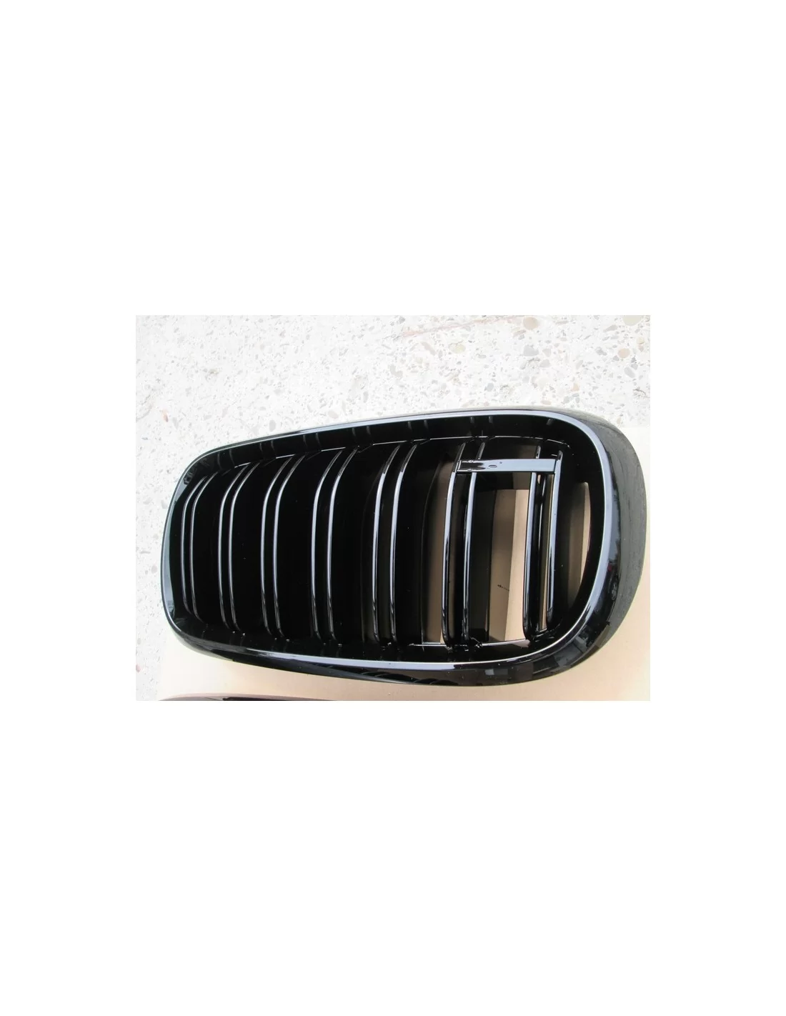 - BMW - Frontgrillfäste BLACK GLASS för BMW F15 F16 X5 - 3 - Uppgradera din BMW F15 eller F16 X5 med vår snygga frontgrill i sv - BMW - Frontgrillfäste BLACK GLASS för BMW F15 F16 X5 - 3 - Uppgradera din BMW F15 eller F16 X5 med vår snygga frontgrill i sv