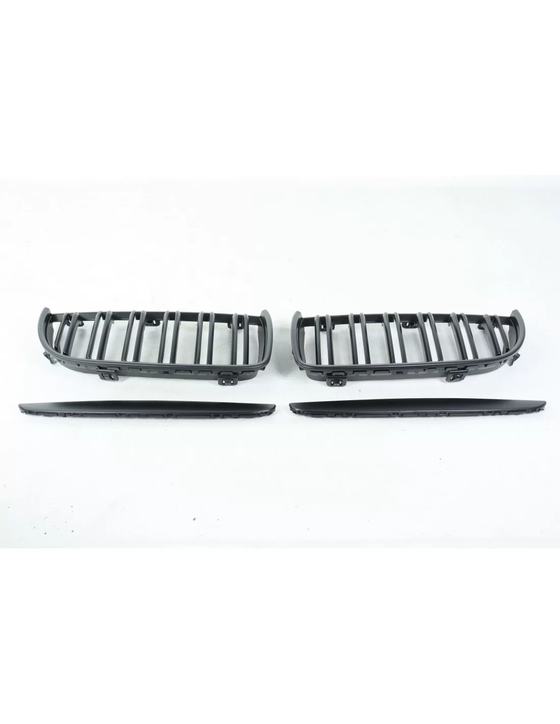 - BMW - Grill nerkowy BMW serii 3 E90 M Package czarny matowy 2005-2007 - 1 - Wzbogać swoje BMW serii 3 E90 (2005-2007) o czarn - BMW - Grill nerkowy BMW serii 3 E90 M Package czarny matowy 2005-2007 - 1 - Wzbogać swoje BMW serii 3 E90 (2005-2007) o czarn