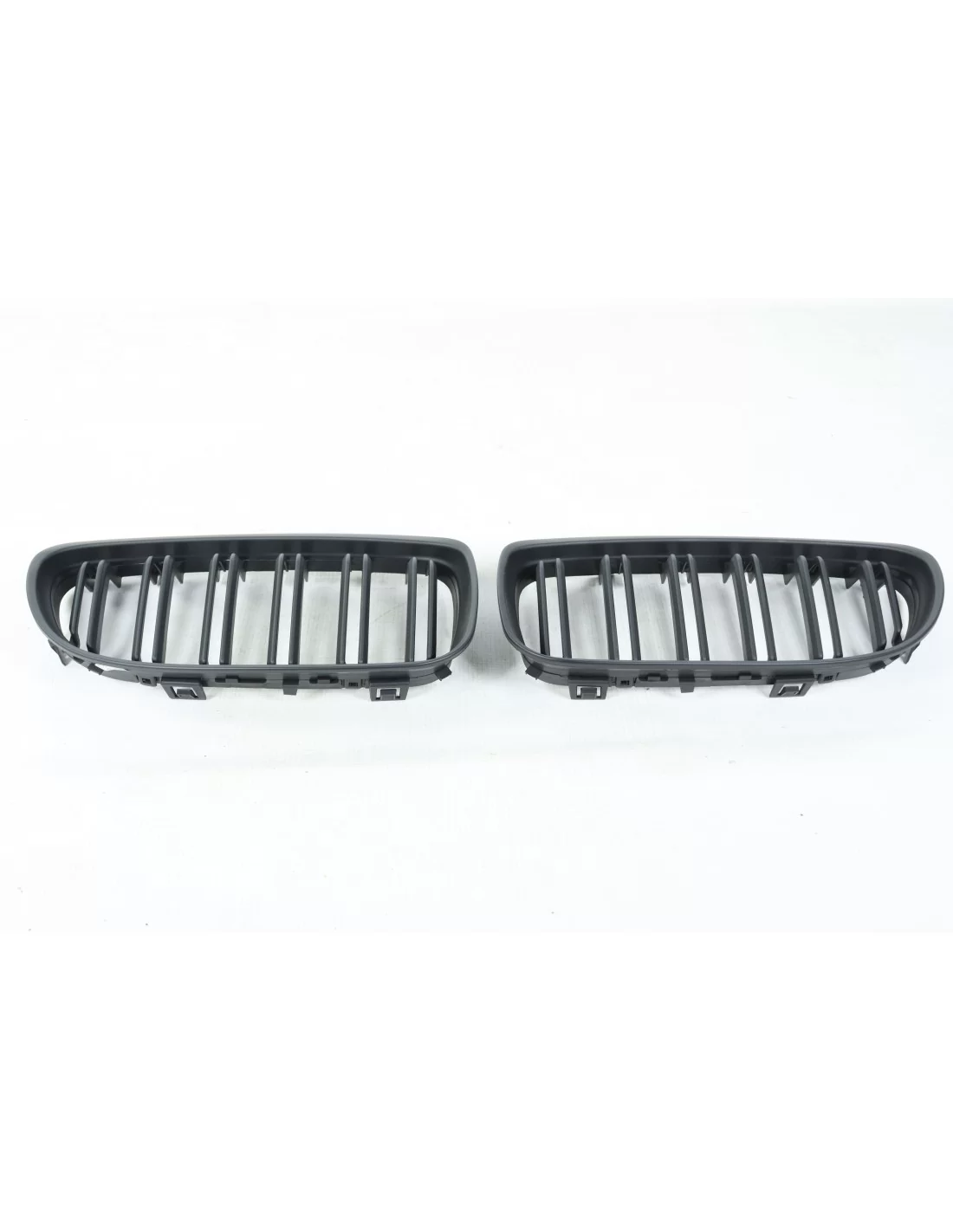 - BMW - Grille de rein BMW Série 3 E90 M Package noir mat 2008-2011 - 4 - Améliorez votre BMW Série 3 E90 (2005-2007) avec une - BMW - Grille de rein BMW Série 3 E90 M Package noir mat 2008-2011 - 4 - Améliorez votre BMW Série 3 E90 (2005-2007) avec une