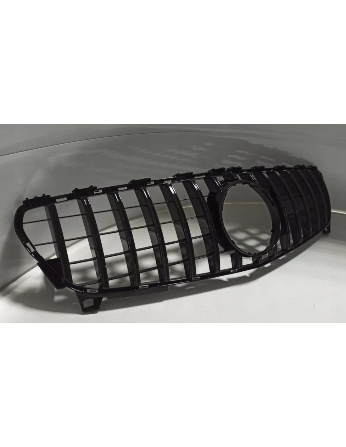 - Mercedes Benz - Grill Mercedes A-Class W176 PANAM GT czarny 15-18 - 1 - Ulepsz swój Mercedes A-Class W176 (2015-2018) dzięki   - Mercedes Benz - Grill Mercedes A-Class W176 PANAM GT czarny 15-18 - 1 - Ulepsz swój Mercedes A-Class W176 (2015-2018) dzięki