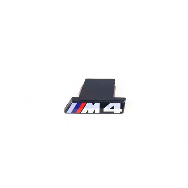  - logo & Emblems - Emblema BMW "M4" sulla griglia - 1 - Trasformate la vostra BMW con il nostro elegante emblema per griglia "M