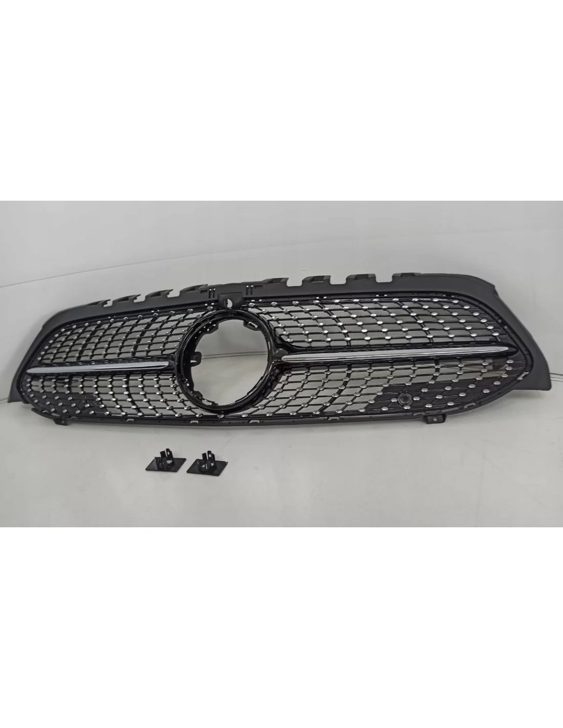  - Mercedes-Benz - Voorgrille Diamond Black camera Fit MERCEDES A-CLASS W177 18+ - 2 - Verfraai je Mercedes A-Klasse W177 (2018+