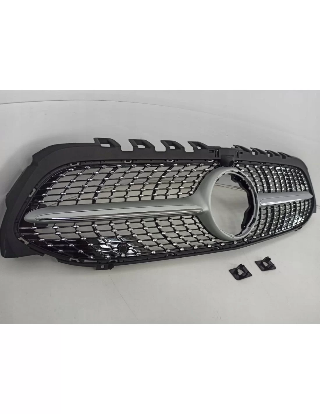  - Mercedes Benz - Frontgrill Diamant Silber Kamera passend für MERCEDES A-CLASS W177 - 3 - Veredeln Sie Ihre Mercedes A-Klasse 