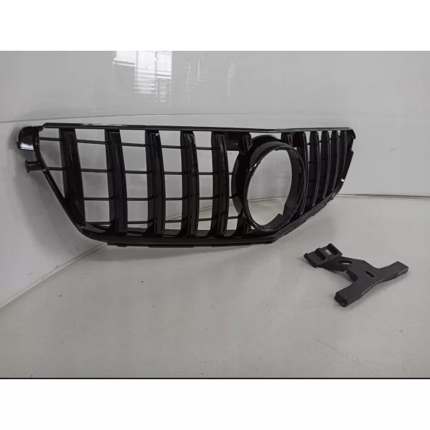  - Mercedes-Benz - Voorgrille GT Zwart voor MERCEDES C-KLASSE W204 07-13 - 3 - Verfraai het uiterlijk van je Mercedes C-Klasse W