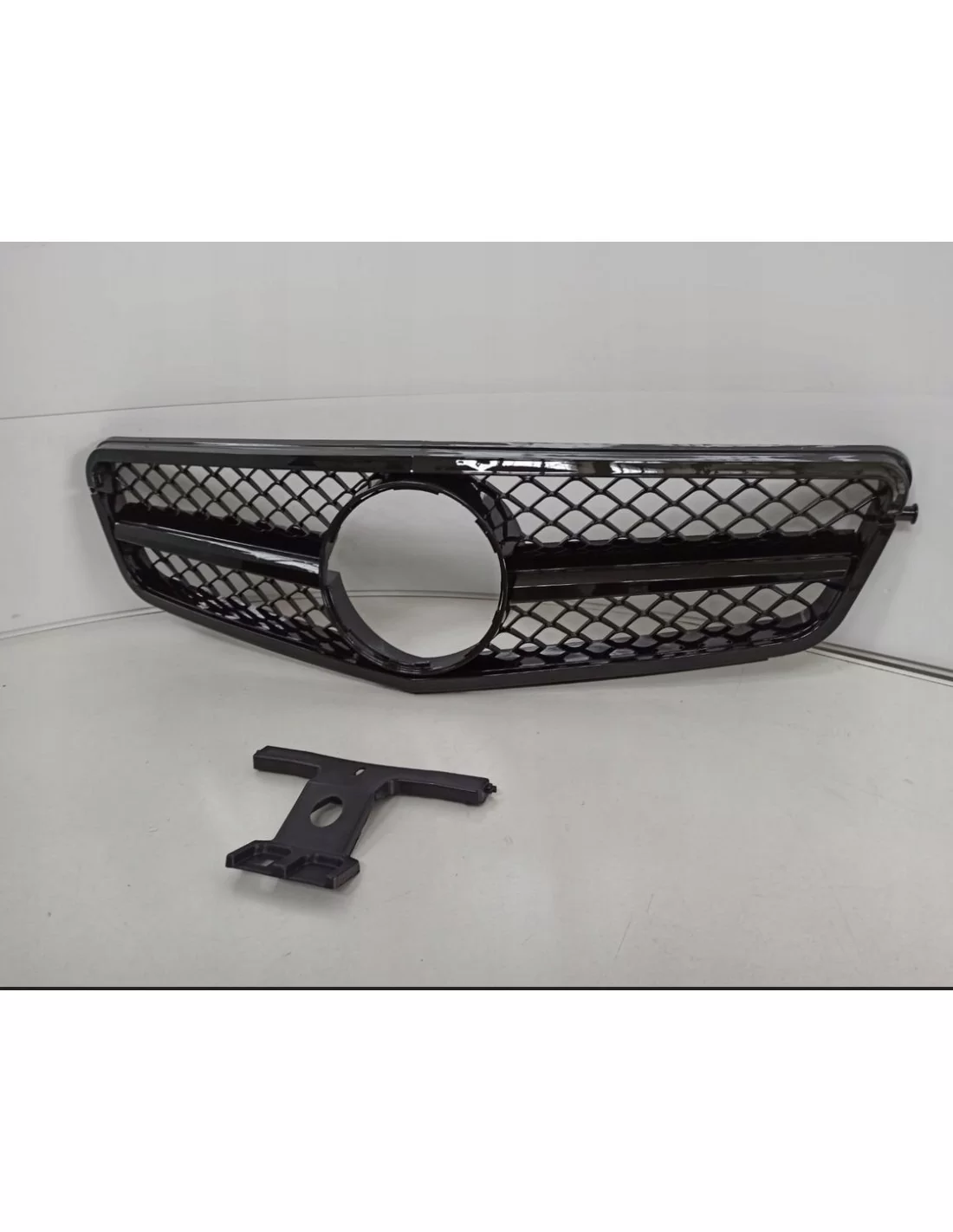  - Mercedes Benz - Griglia anteriore SL nera per MERCEDES C-CLASS W204 07-13 - 1 - Aggiornate la vostra Mercedes Classe C W204 (