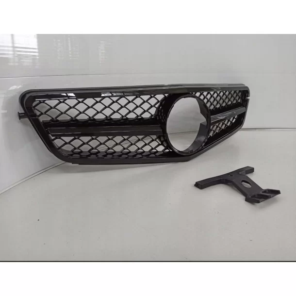  - Mercedes Benz - Griglia anteriore SL nera per MERCEDES C-CLASS W204 07-13 - 4 - Aggiornate la vostra Mercedes Classe C W204 (