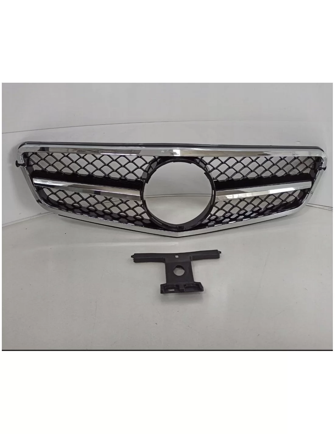  - Mercedes Benz - Parrilla delantera SL ch/negro para MERCEDES C-CLASS W204 - 1 - Mejore su Mercedes Clase C W204 con la parril