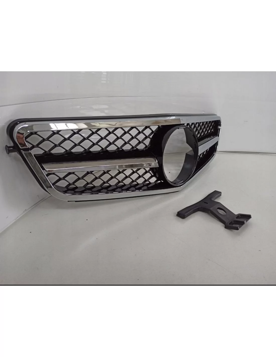  - Mercedes Benz - Frontgrill SL ch/schwarz für MERCEDES C-CLASS W204 - 3 - Rüsten Sie Ihre Mercedes C-Klasse W204 mit dem SL CH