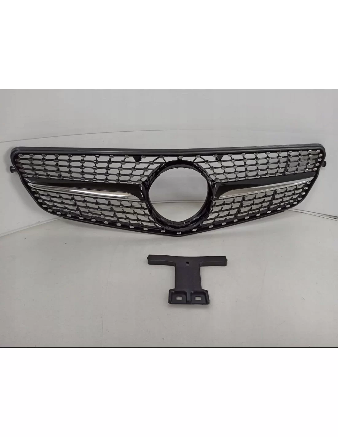  - Mercedes Benz - Решітка радіатора діамантова чорна для MERCEDES C-CLASS W204 - 1 - Прикрасьте свій Mercedes C-Class W204 стил