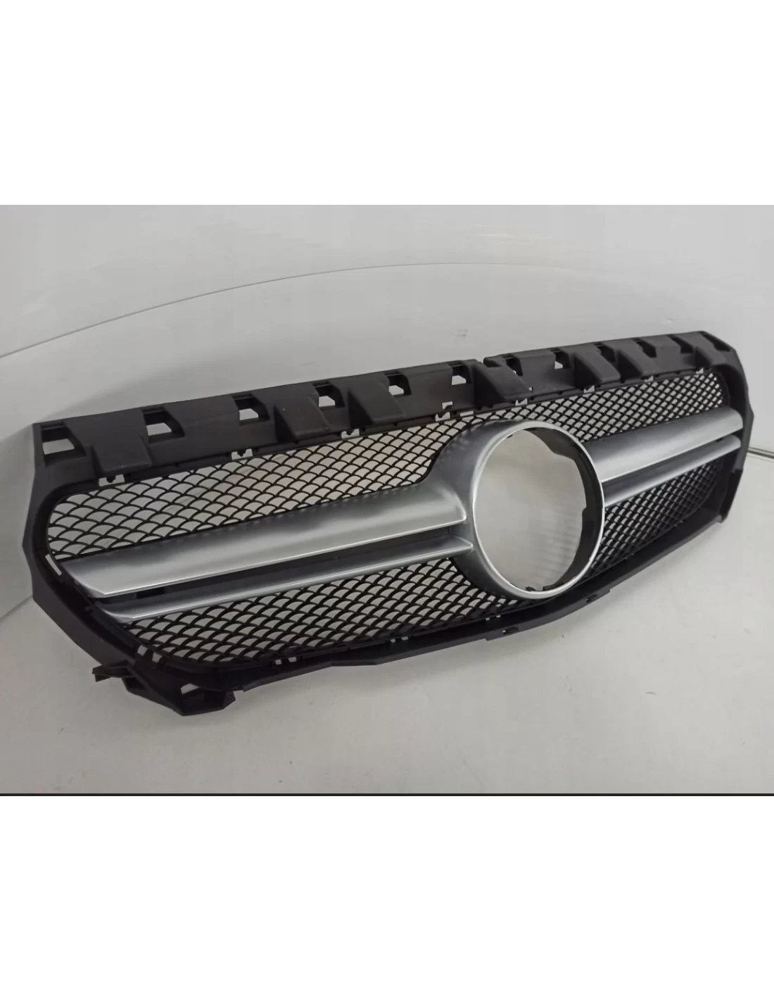 - Mercedes Benz - Griglia anteriore AMG cromata per MERCEDES CLA-CLASS W117 - 4 - Aggiornate la vostra Mercedes Classe CLA W117 - Mercedes Benz - Griglia anteriore AMG cromata per MERCEDES CLA-CLASS W117 - 4 - Aggiornate la vostra Mercedes Classe CLA W117