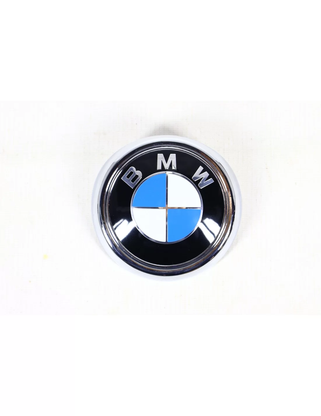 - Logos & Emblems - BMW emblem - 4 - Transform your BMW with our premium emblem for a sleek and stylish finish! Perfect for any  - Logos & Emblems - BMW emblem - 4 - Transform your BMW with our premium emblem for a sleek and stylish finish! Perfect for any