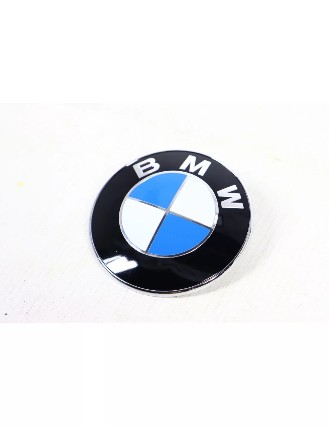  - logo & Emblems - Emblemat BMW - 1 - Pokaż swój styl dzięki naszemu autentycznemu emblematowi BMW! Idealny do podkreślenia wyg