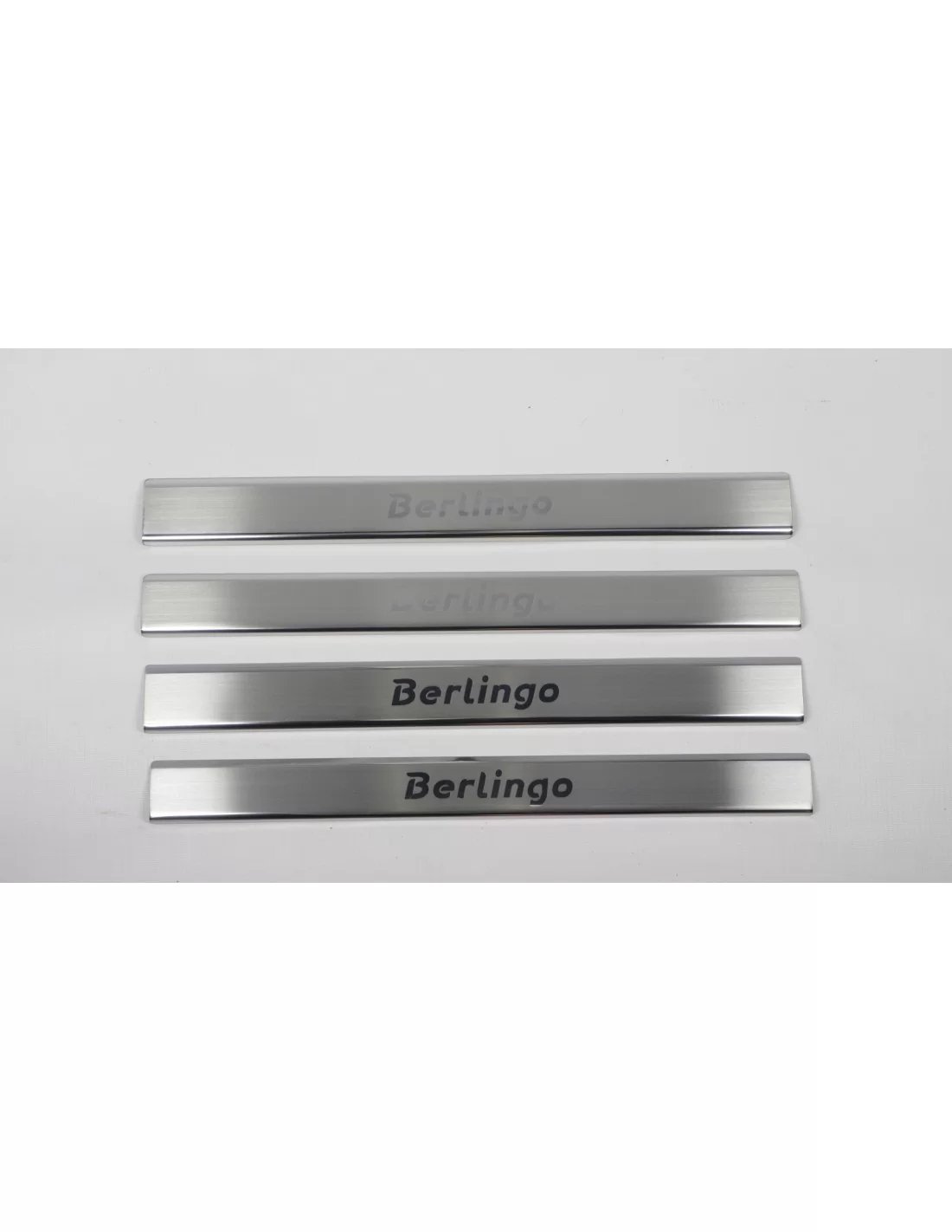 - Citroen - Tapones de umbral Citroen Berlingo 2008+ - 2 - Mejore la protección de entrada en su Citroën Berlingo con las tapas - Citroen - Tapones de umbral Citroen Berlingo 2008+ - 2 - Mejore la protección de entrada en su Citroën Berlingo con las tapas