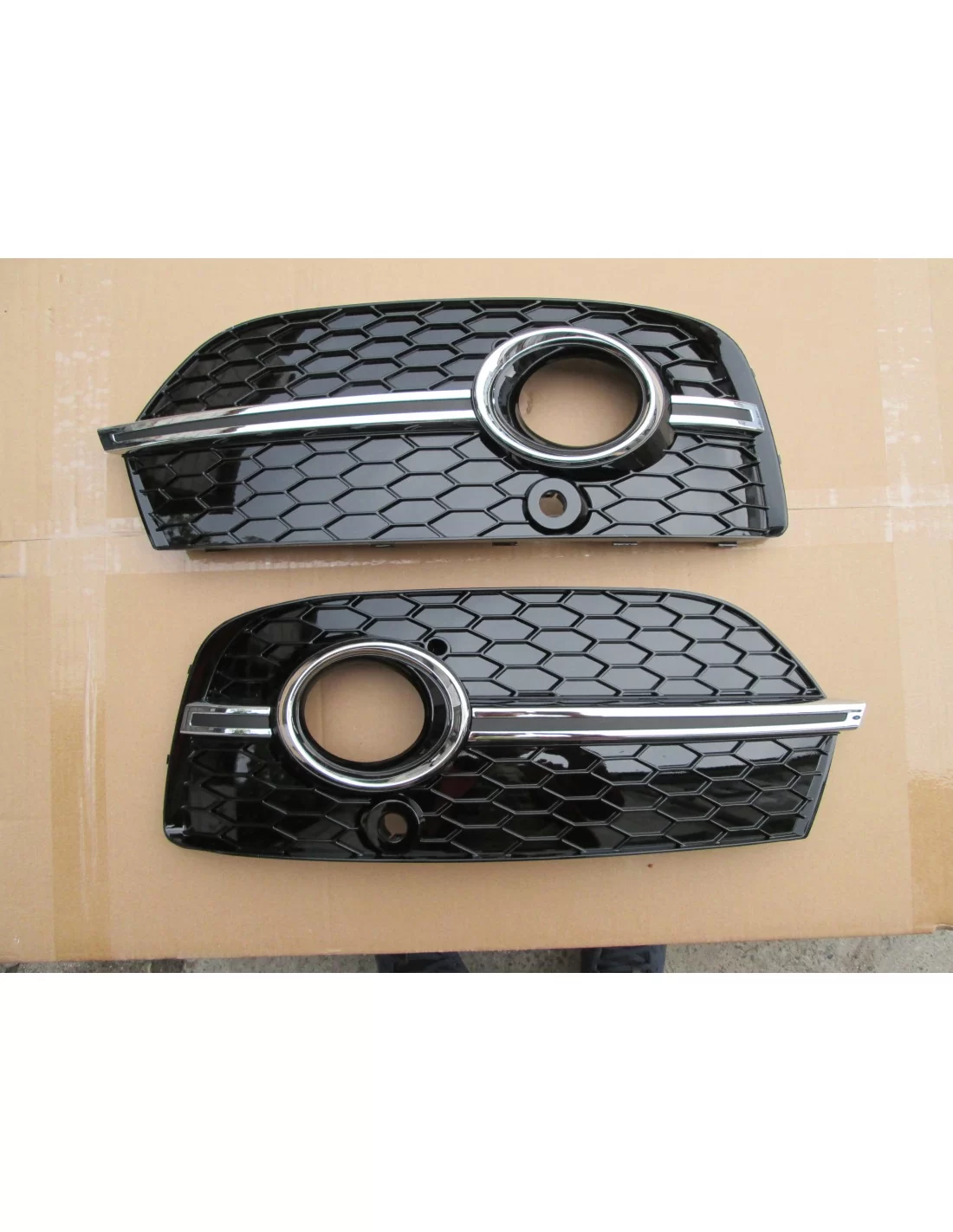  - Audi - NEBELSCHEINWERFER GITTER AUDI Q3 8U RSQ5 STYLE 2012-2015 - 1 - Veredeln Sie Ihren Audi Q3 2012-2015 mit einem Nebelsch