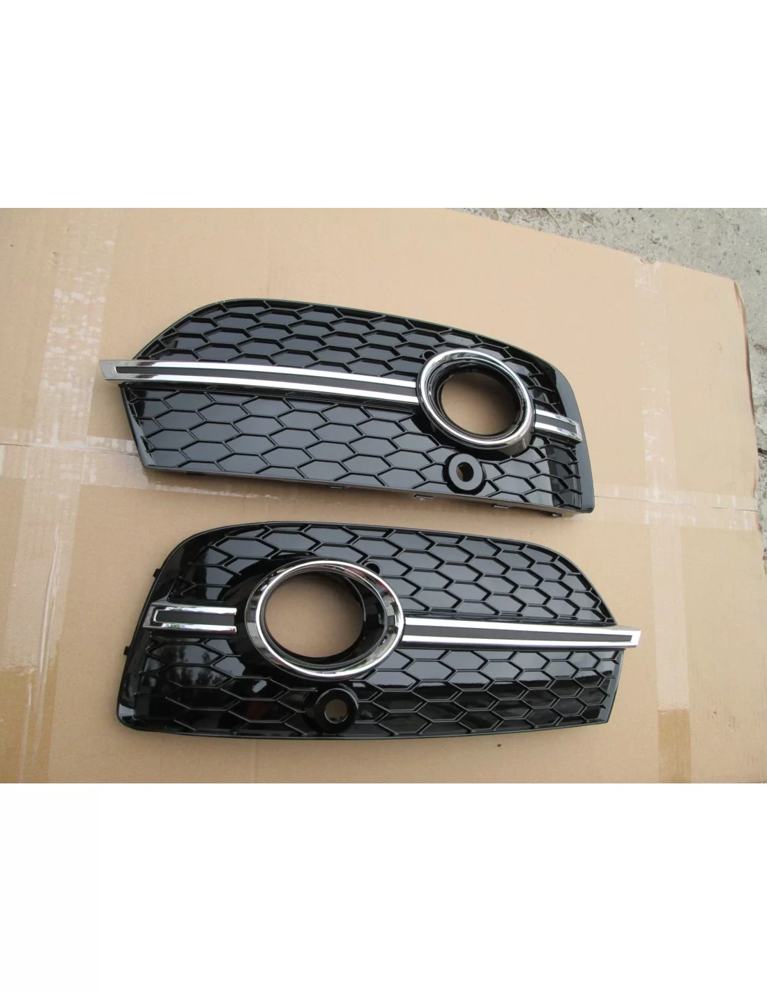  - Audi - NEBELSCHEINWERFER GITTER AUDI Q3 8U RSQ5 STYLE 2012-2015 - 3 - Veredeln Sie Ihren Audi Q3 2012-2015 mit einem Nebelsch