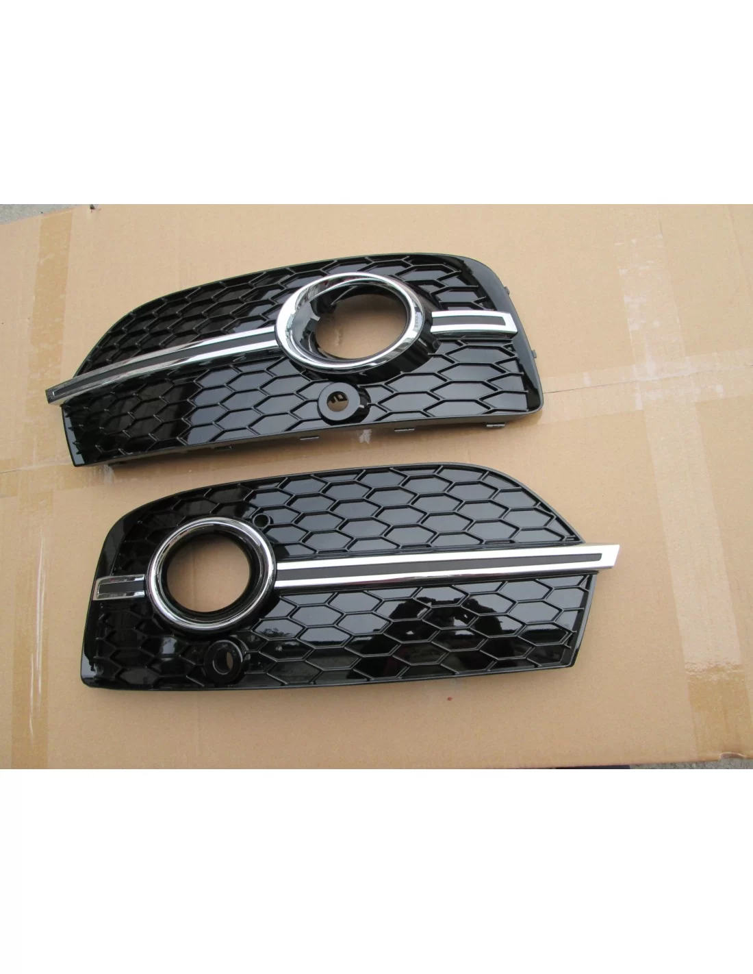  - Audi - NEBELSCHEINWERFER GITTER AUDI Q3 8U RSQ5 STYLE 2012-2015 - 4 - Veredeln Sie Ihren Audi Q3 2012-2015 mit einem Nebelsch