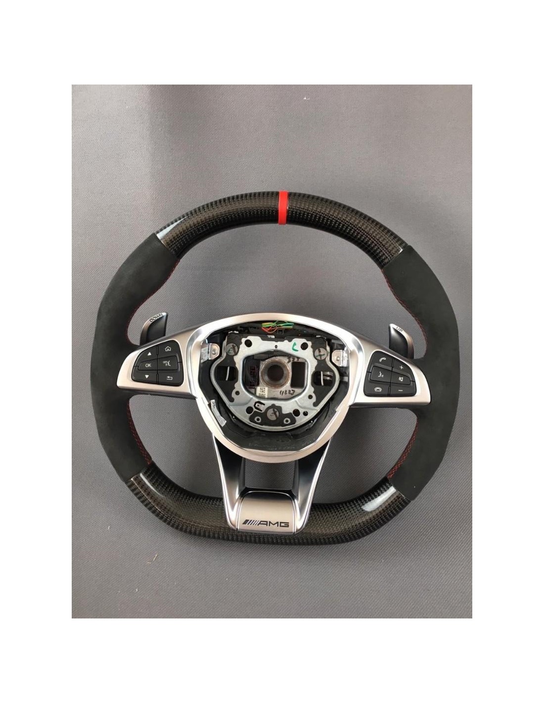 - Volant - Volant AMG en fibre de carbone pour Mercedes-Benz W205 W213 Classe C Classe E - 1 - Améliorez votre Mercedes-Benz W2  - Volant - Volant AMG en fibre de carbone pour Mercedes-Benz W205 W213 Classe C Classe E - 1 - Améliorez votre Mercedes-Benz W2