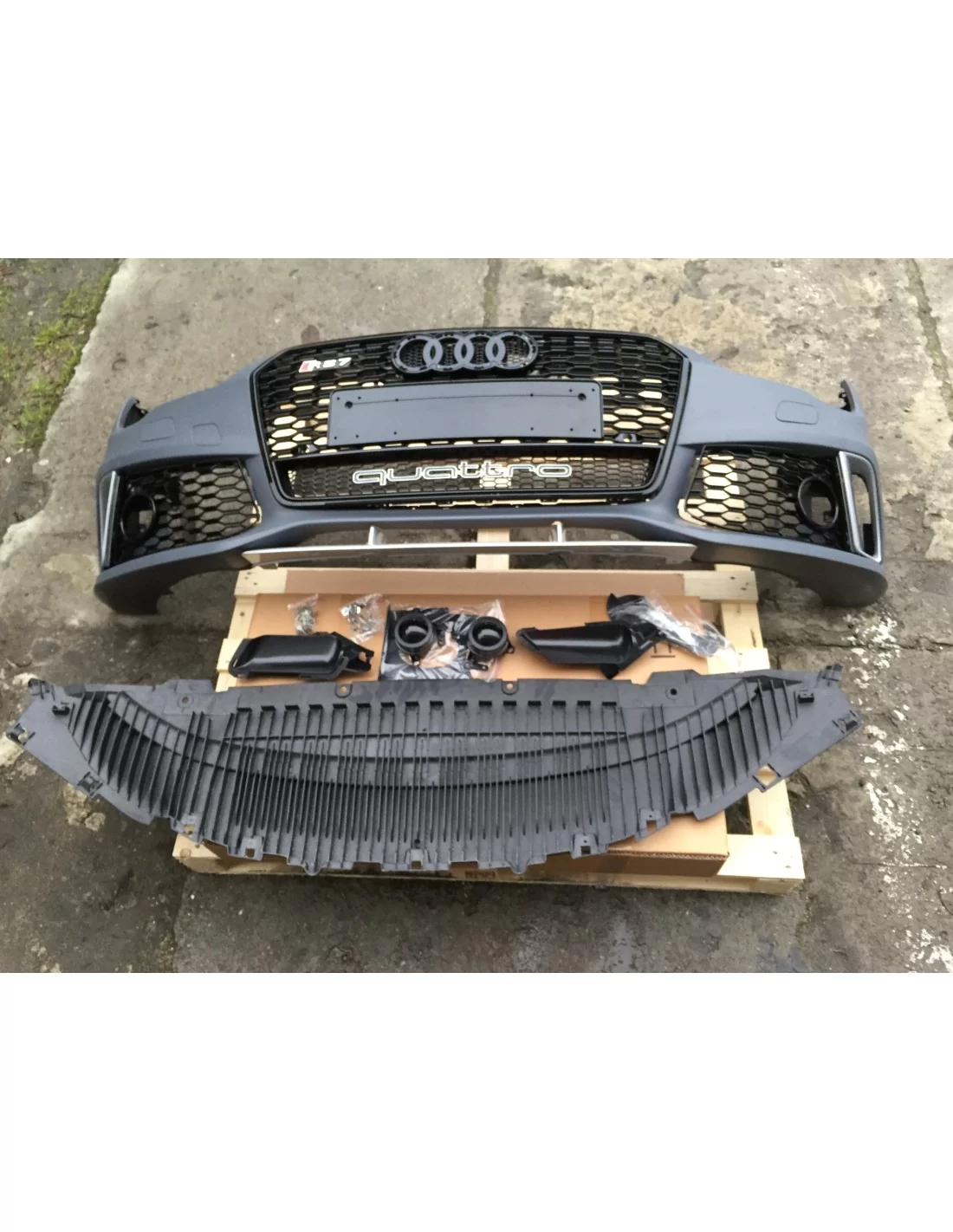 - Audi - Audi A7 4G 2014-2017 Frontstoßstange mit Kühlergrill RS7-Optik - 3 - Veredeln Sie Ihren Audi A7 2014-2017 mit einer Fr - Audi - Audi A7 4G 2014-2017 Frontstoßstange mit Kühlergrill RS7-Optik - 3 - Veredeln Sie Ihren Audi A7 2014-2017 mit einer Fr