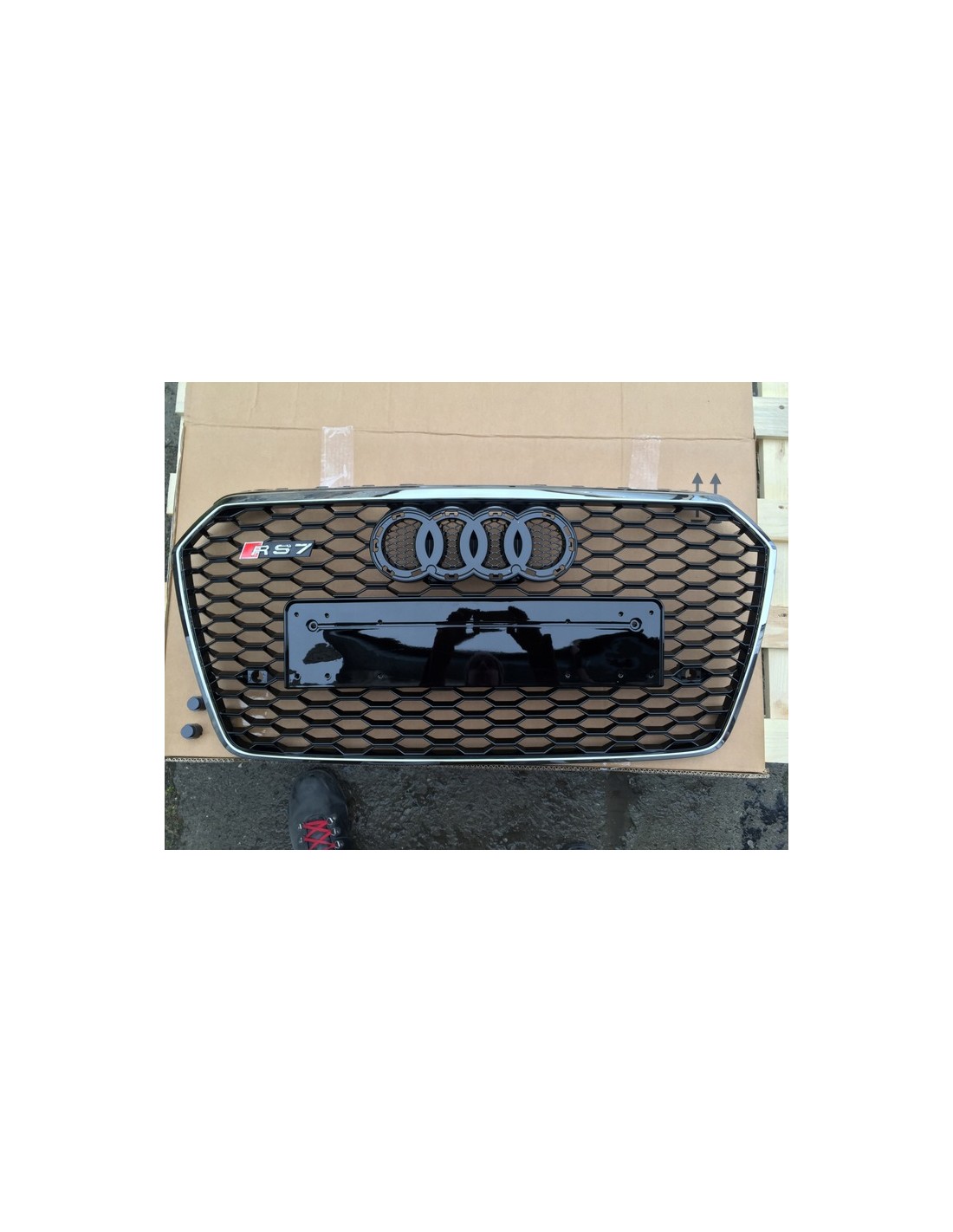  - Audi - Audi A7 2014-2017 front bumper radiator grille RS7 chrome look - 3 - Install a chrome look radiator grille on your Aud