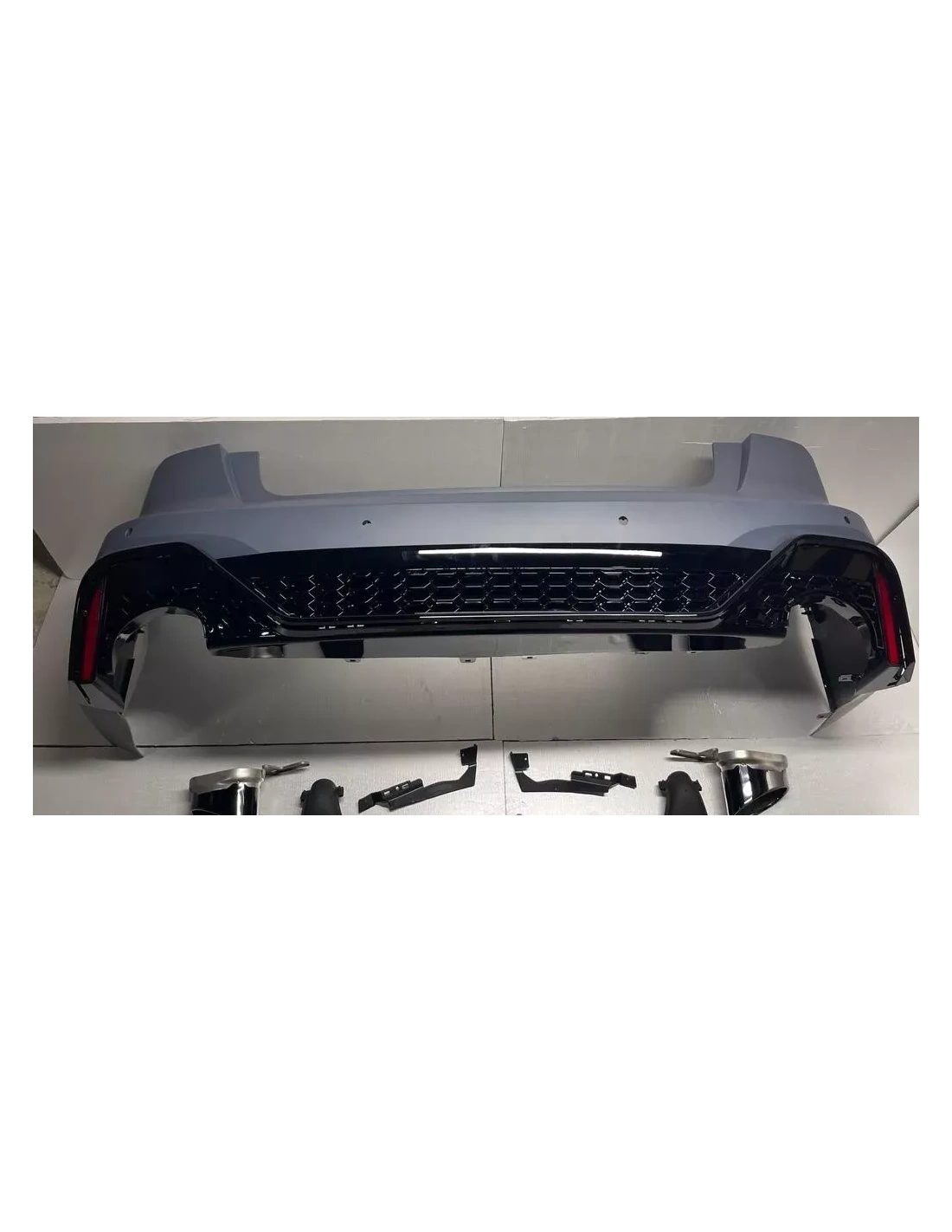 - Audi - Für Audi A6 C8 2018+ Heckstoßstange Stoßstange RS6 Optik schwarz - 1 - Rüsten Sie Ihren Audi A6 C8 (2018+) mit dieser   - Audi - Für Audi A6 C8 2018+ Heckstoßstange Stoßstange RS6 Optik schwarz - 1 - Rüsten Sie Ihren Audi A6 C8 (2018+) mit dieser