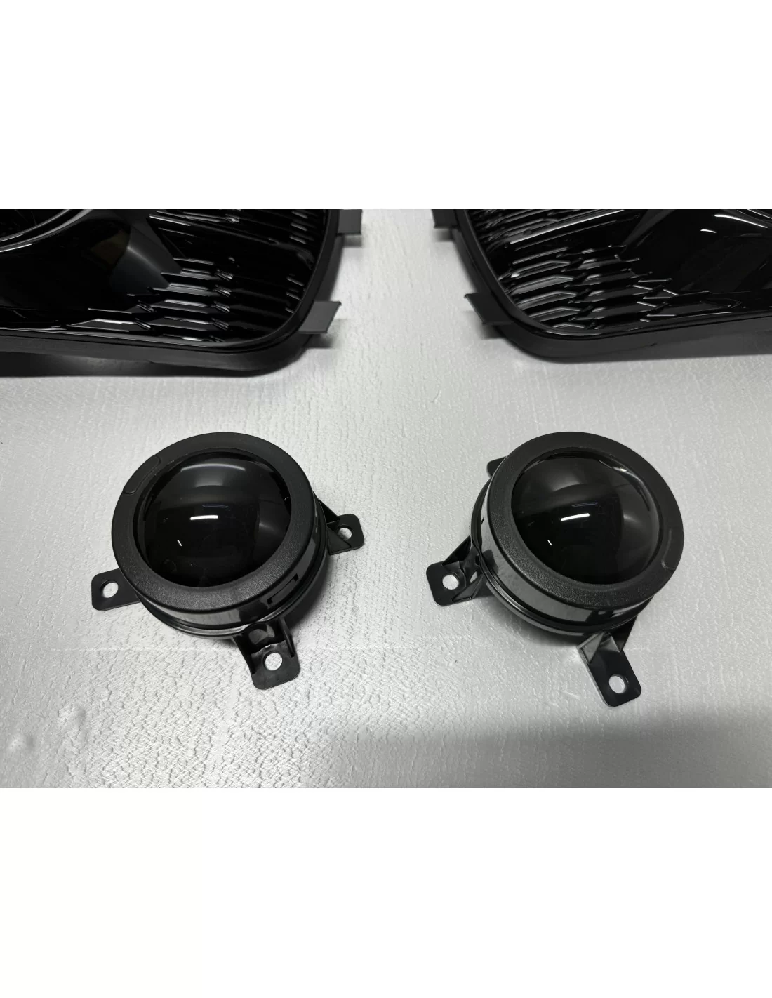  - Audi - Rejilla para faros antiniebla AUDI A6 C7 2014-2018 S-Line Parachoques Negro Óptico - 2 - Eleve su Audi A6 C7 (2014-201